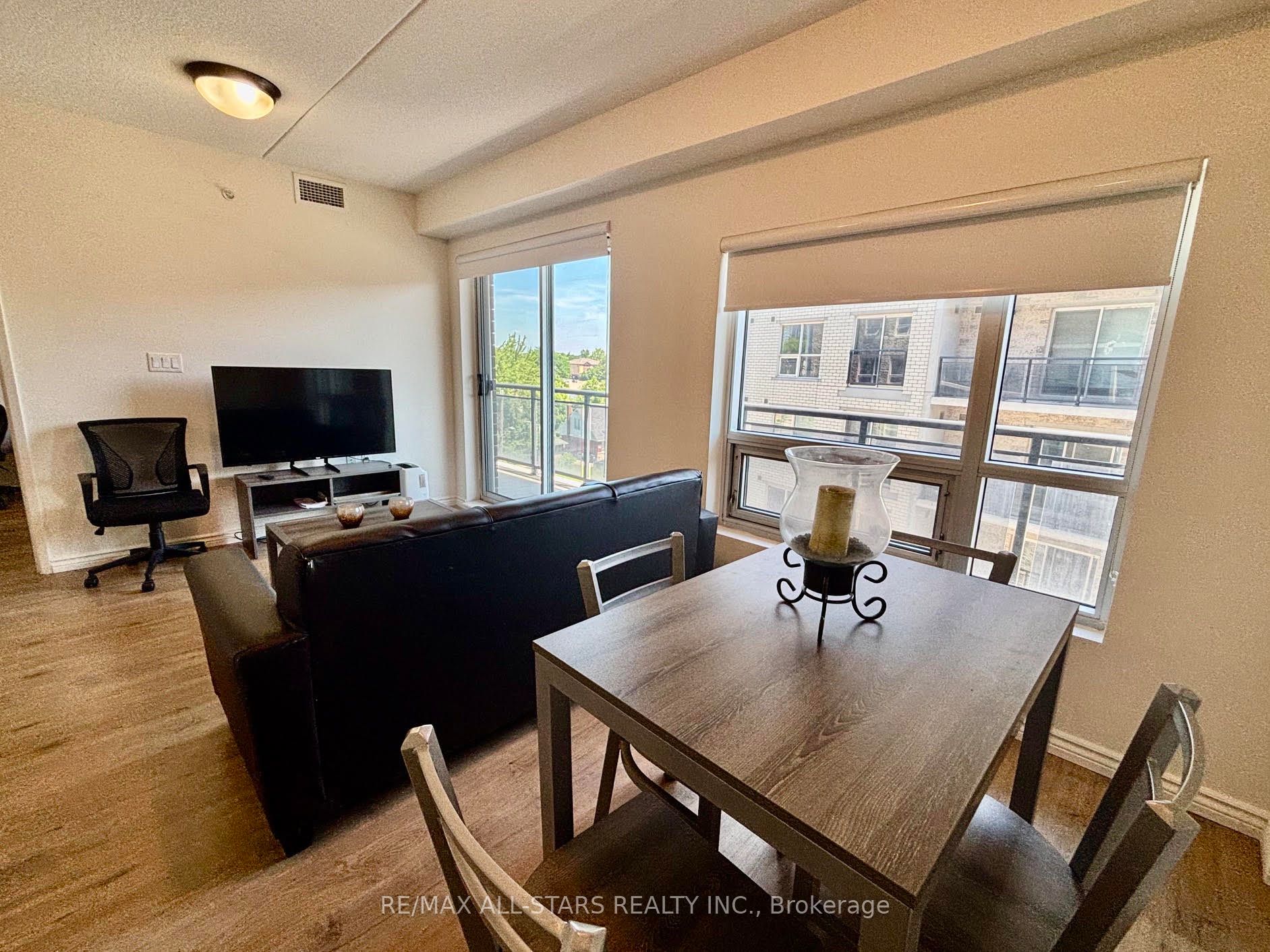 275 Larch Street 307, Waterloo, ON N2L 3R2 photo 2