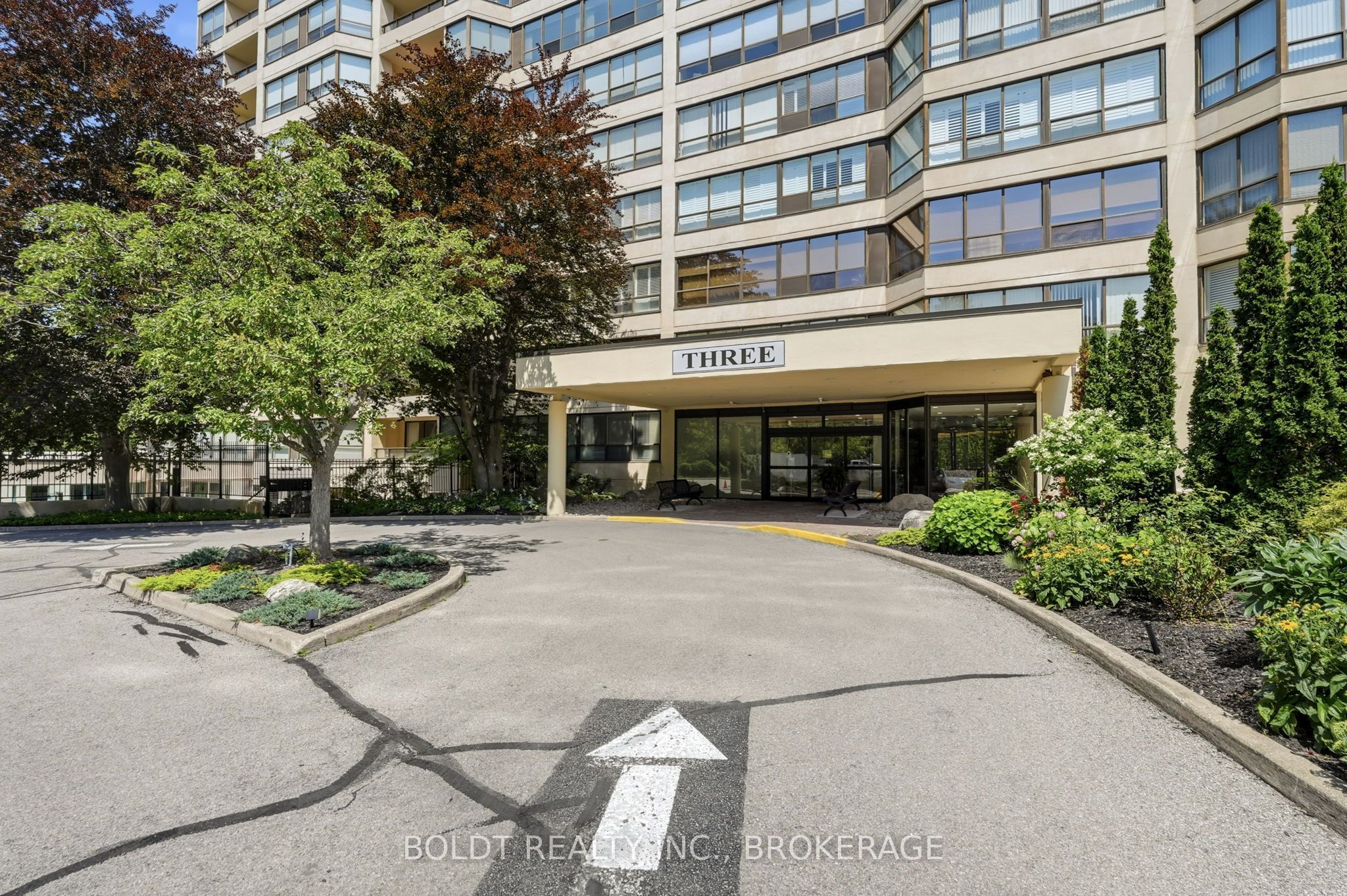 3 Towering Heights Boulevard 702, St. Catharines, ON L2T 4A4 photo 5