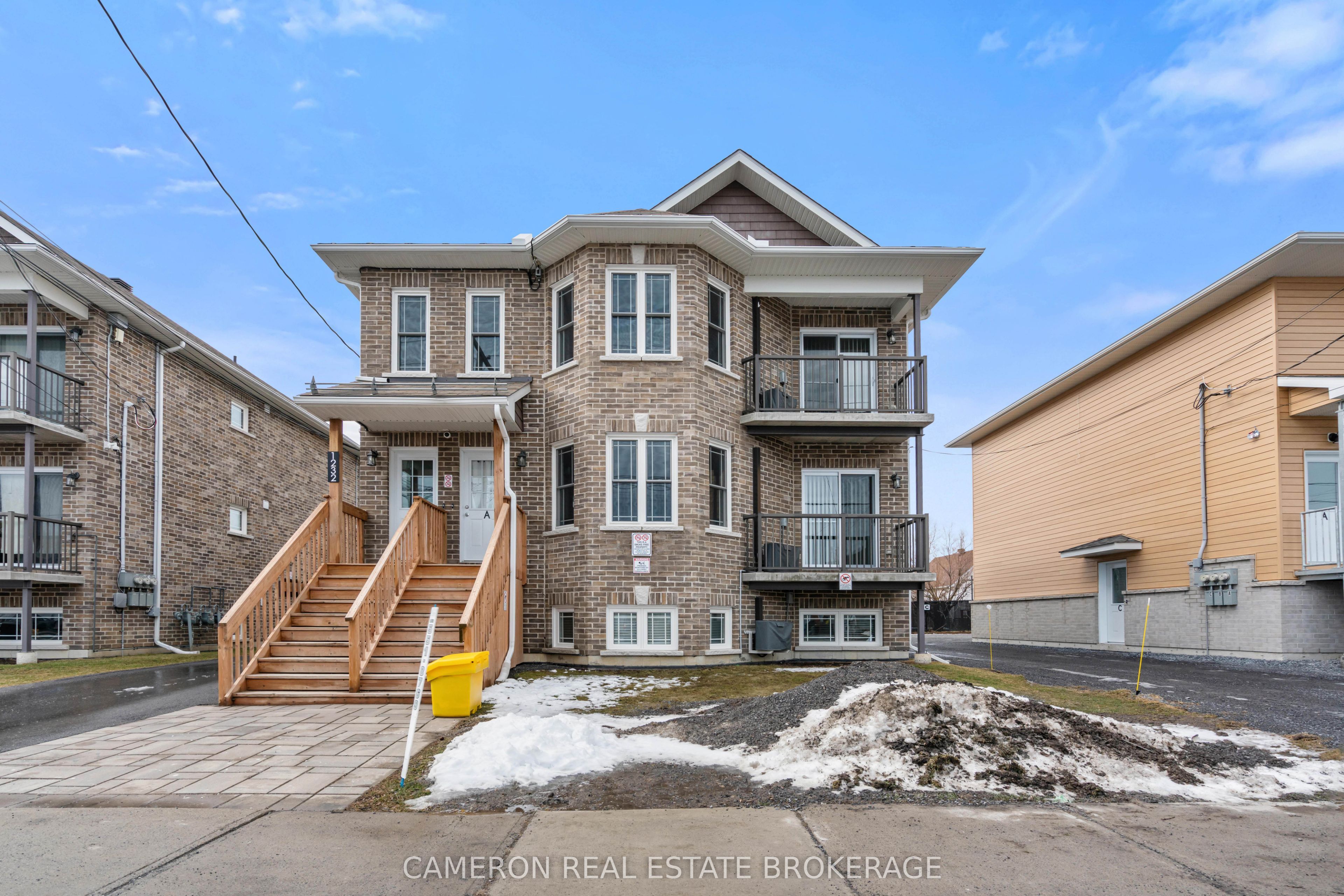 1232 Cumberland Street B, Cornwall, ON K6J 4K5