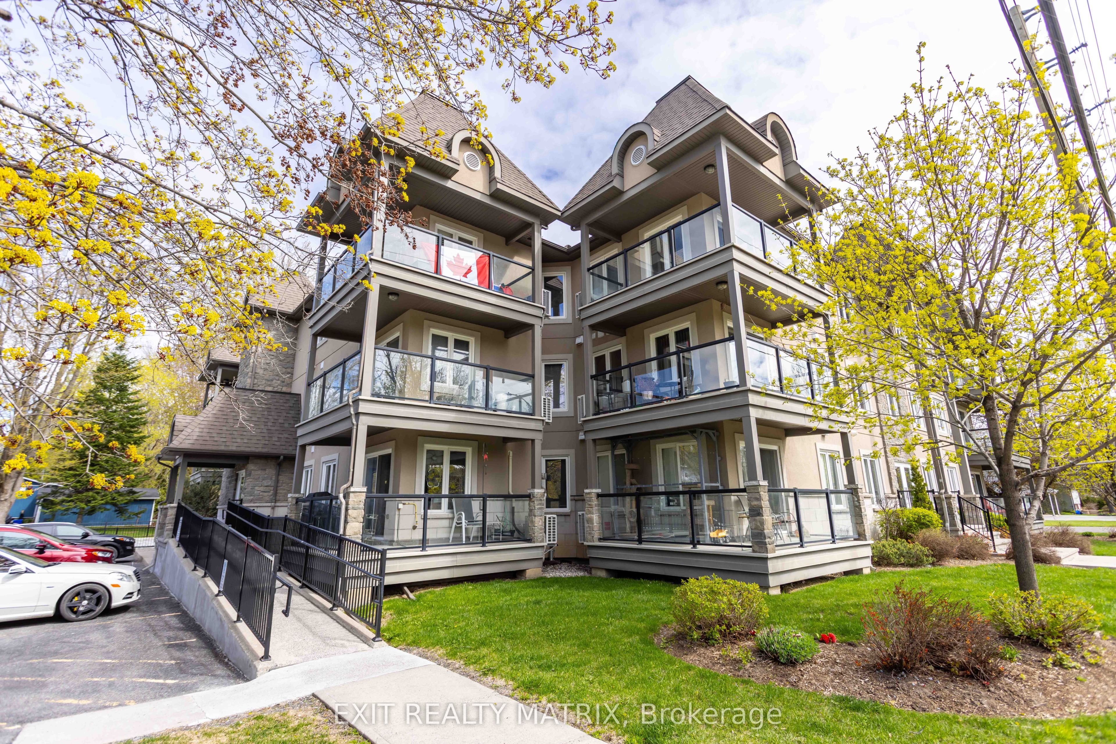 2 Warner Street 104, Russell, ON K4R 0B4 photo 3