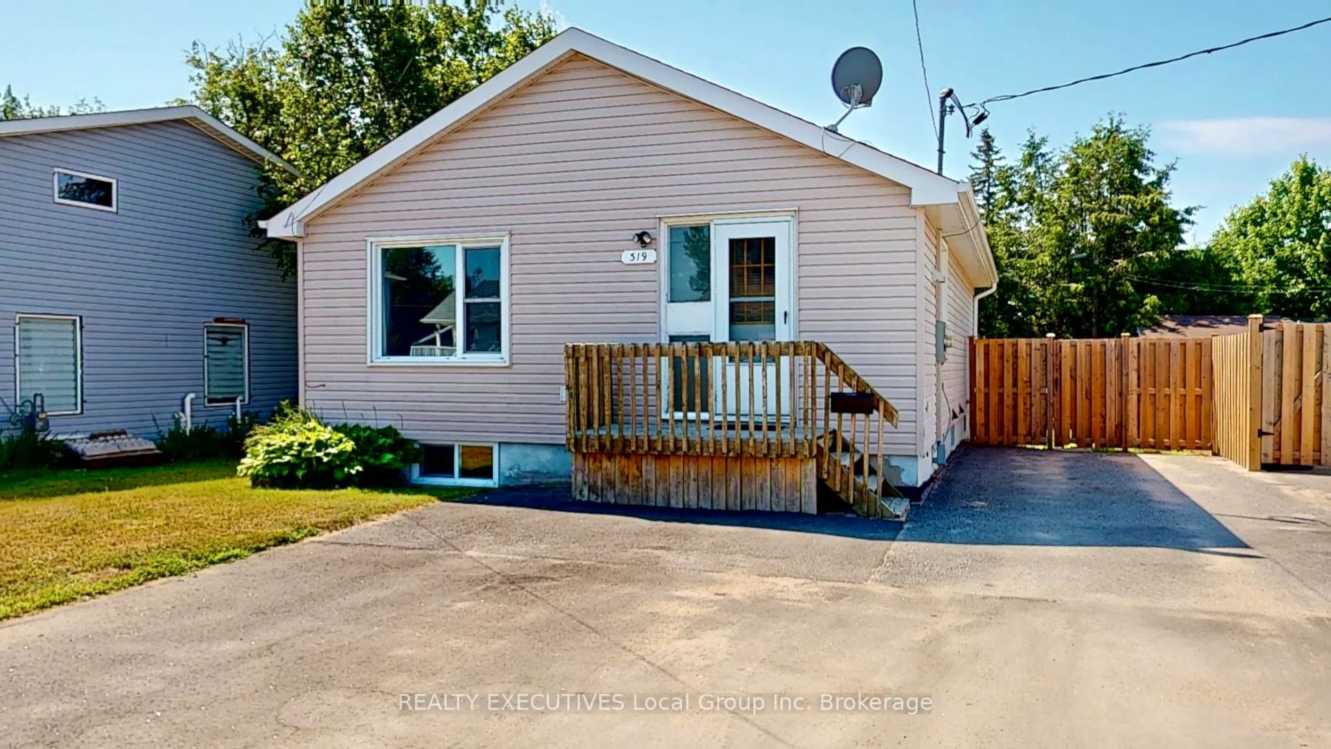 319 Albert Avenue, North Bay, ON P1B 7J8 photo 2