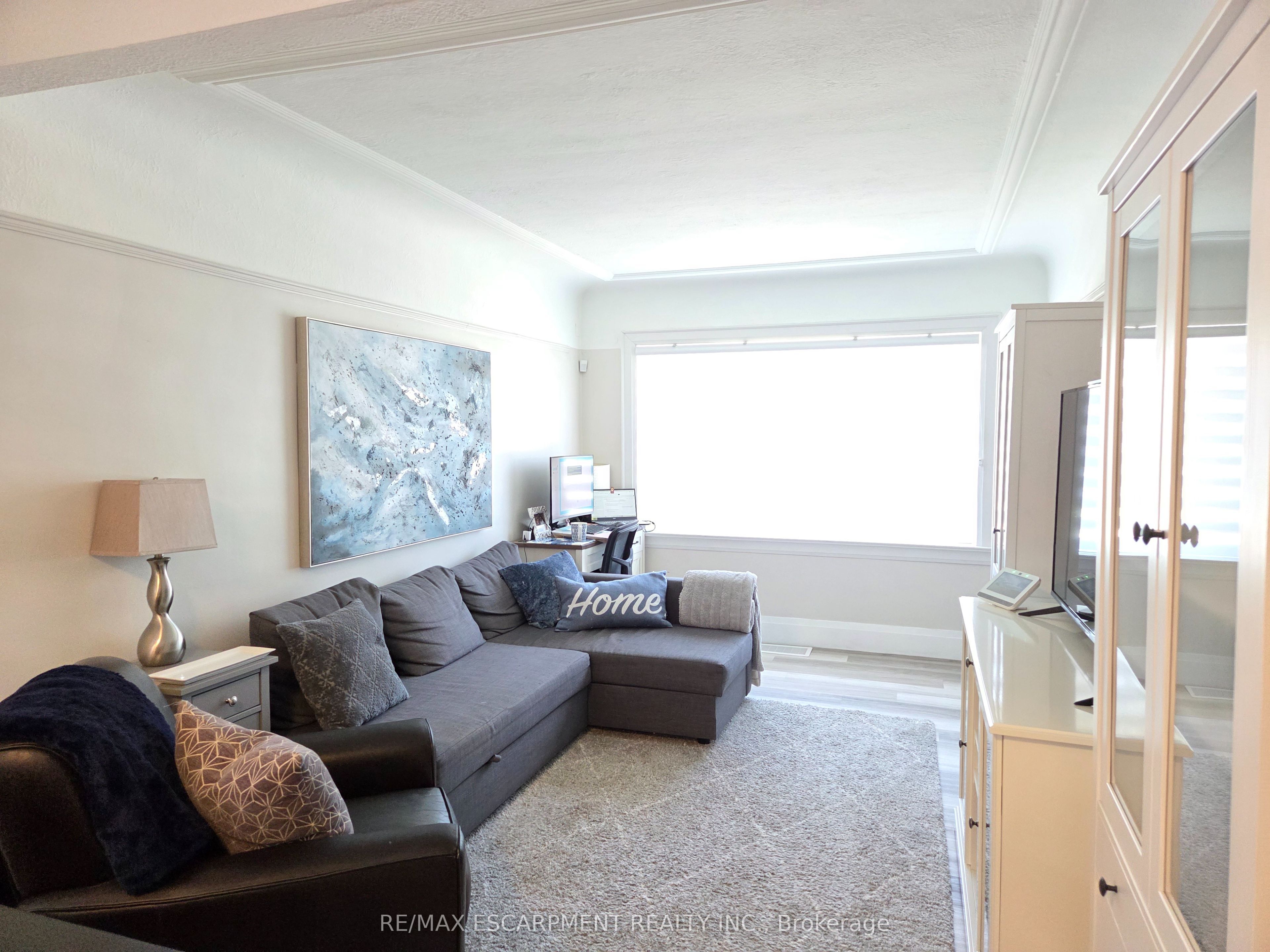 77 Paradise Road S, Hamilton, ON L8S 1S3 photo 3