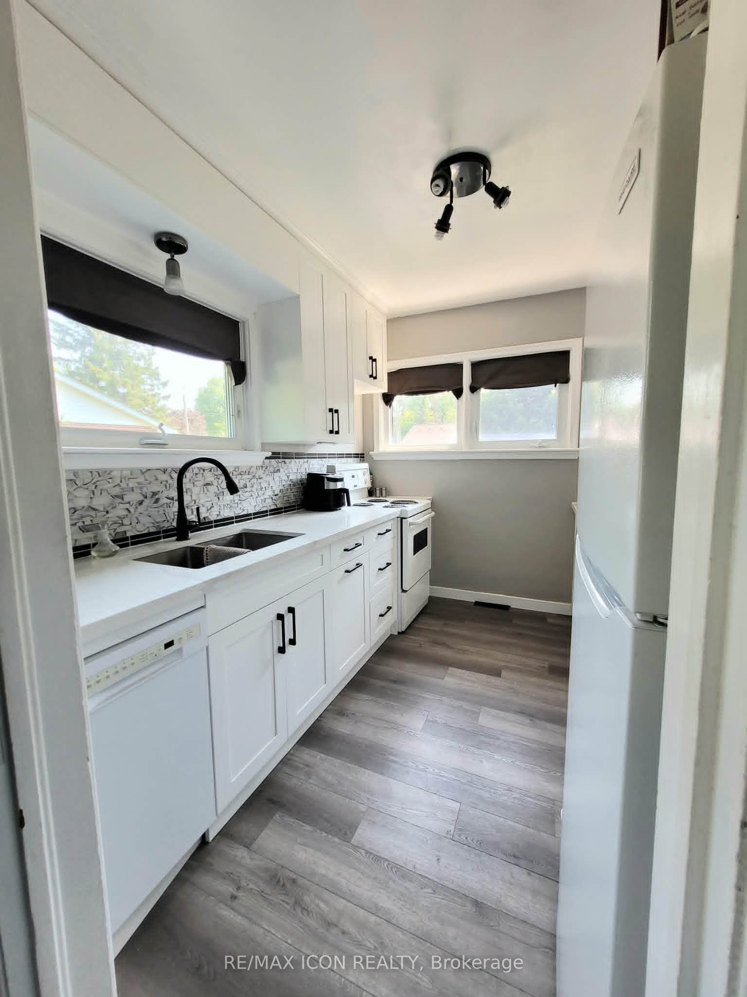 1385 7th Avenue W, Owen Sound, ON N4K 5K5 photo 3