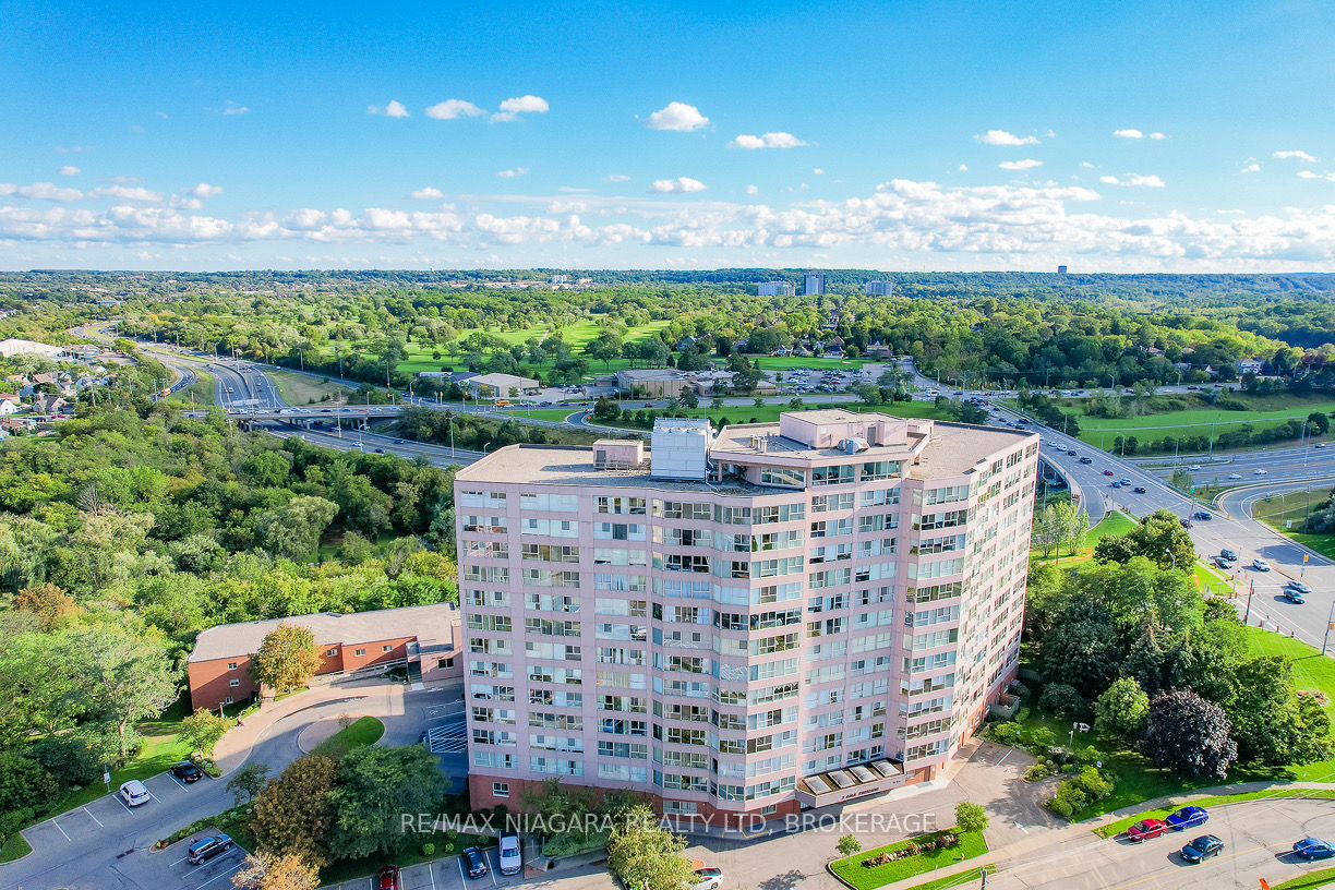 7 GALE Crescent 1207, St. Catharines, ON L2R 7M8