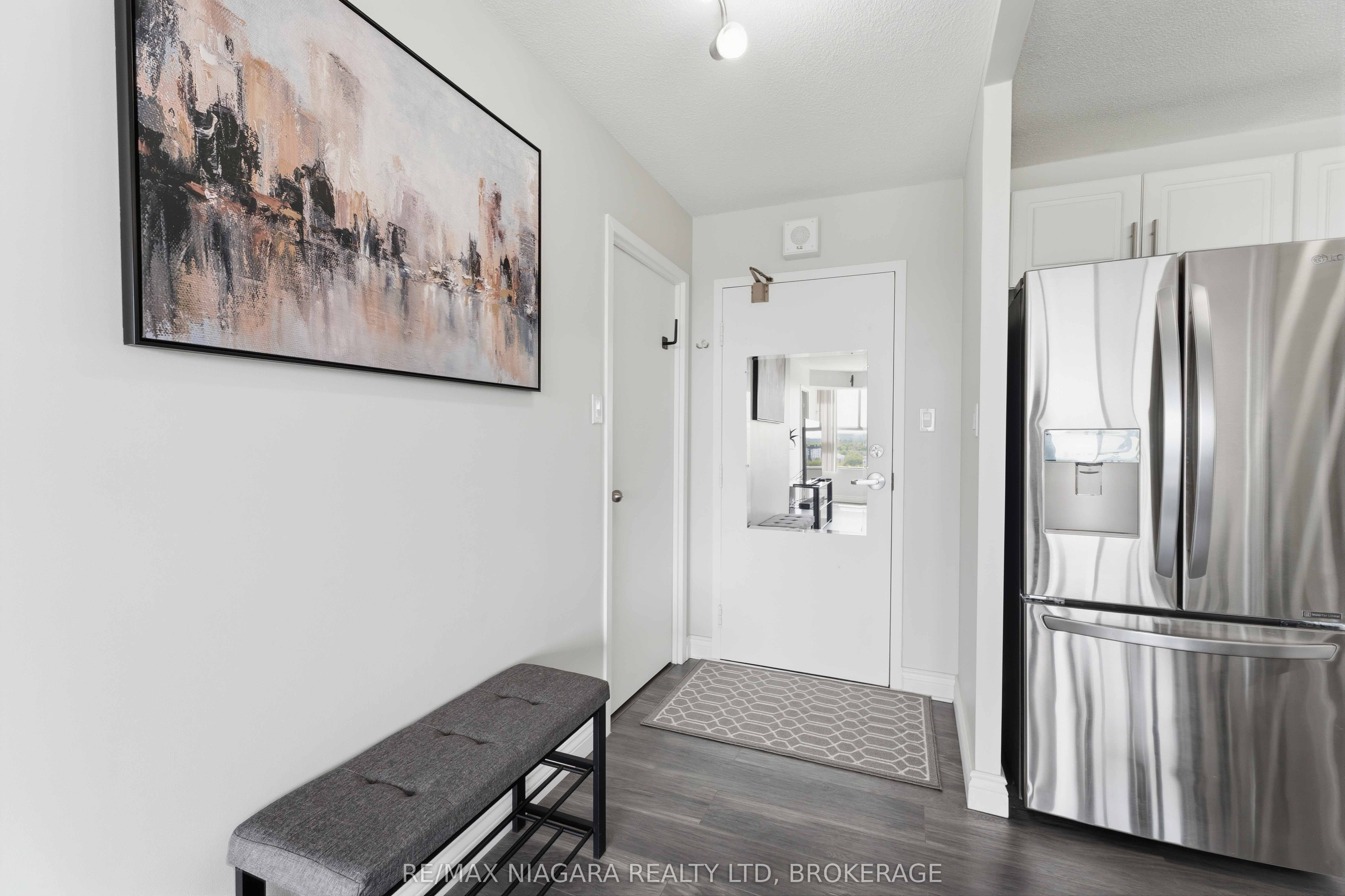 7 GALE Crescent 1207, St. Catharines, ON L2R 7M8 photo 2
