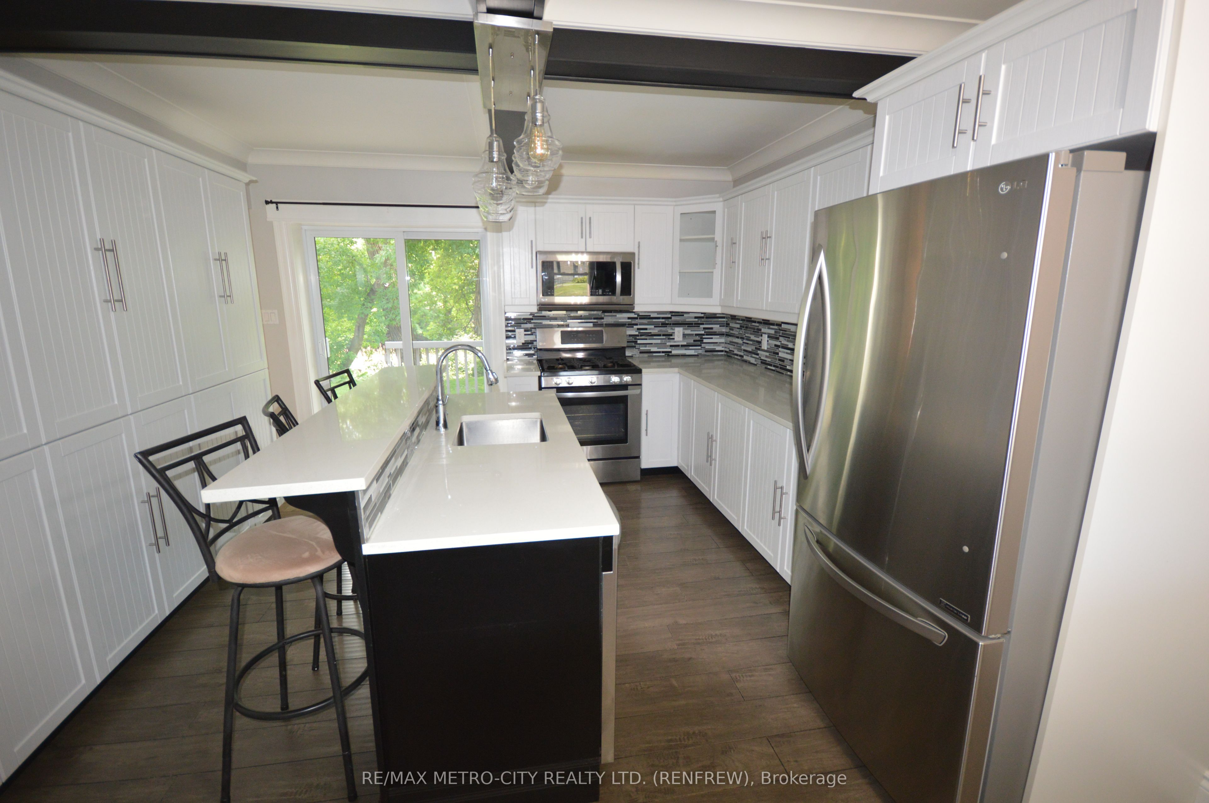 447 RAGLAN Street S, Renfrew, ON K7V 1R9 photo 5