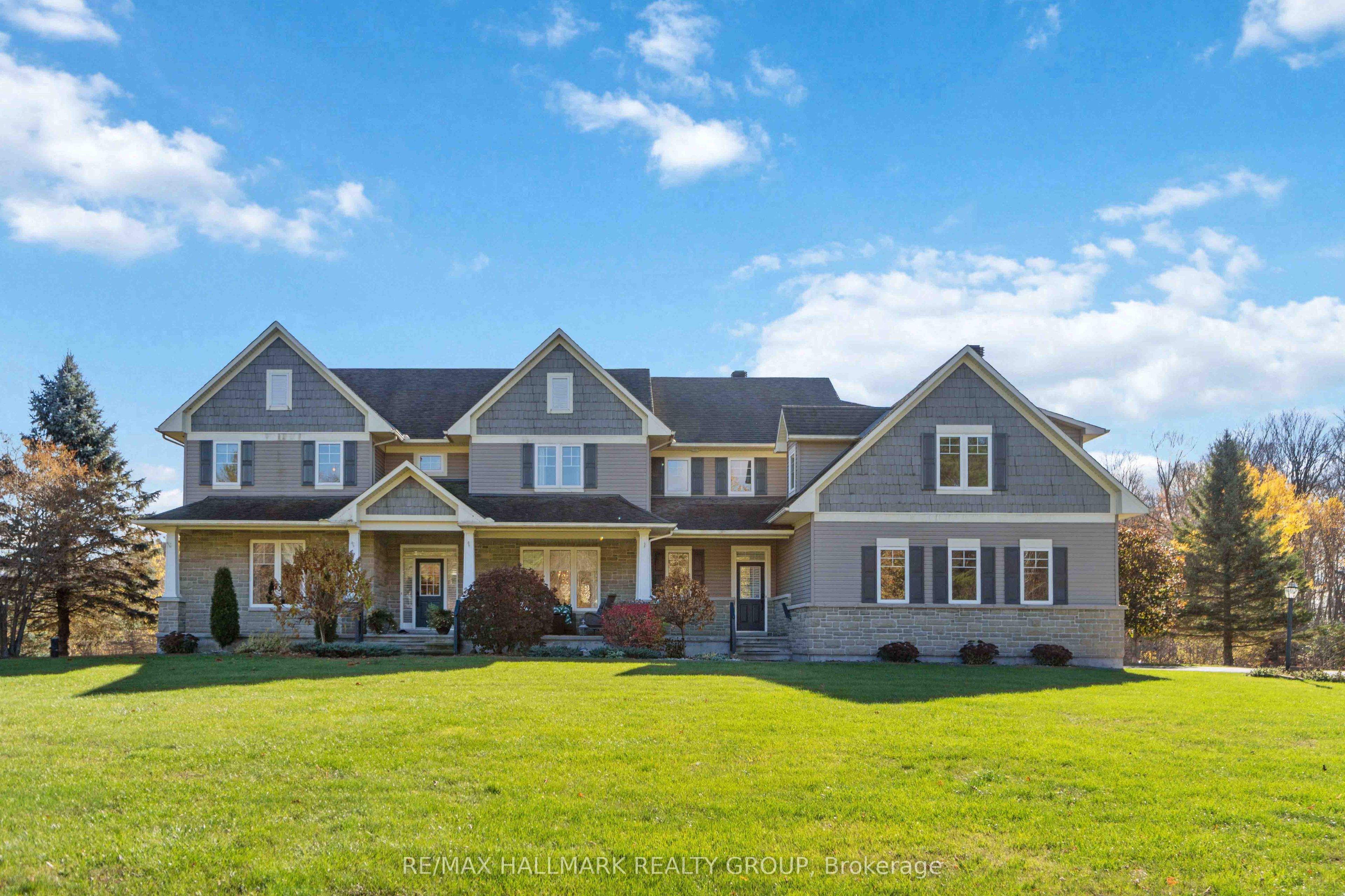 137 Goodman Drive, Kanata, ON K2W 1C7