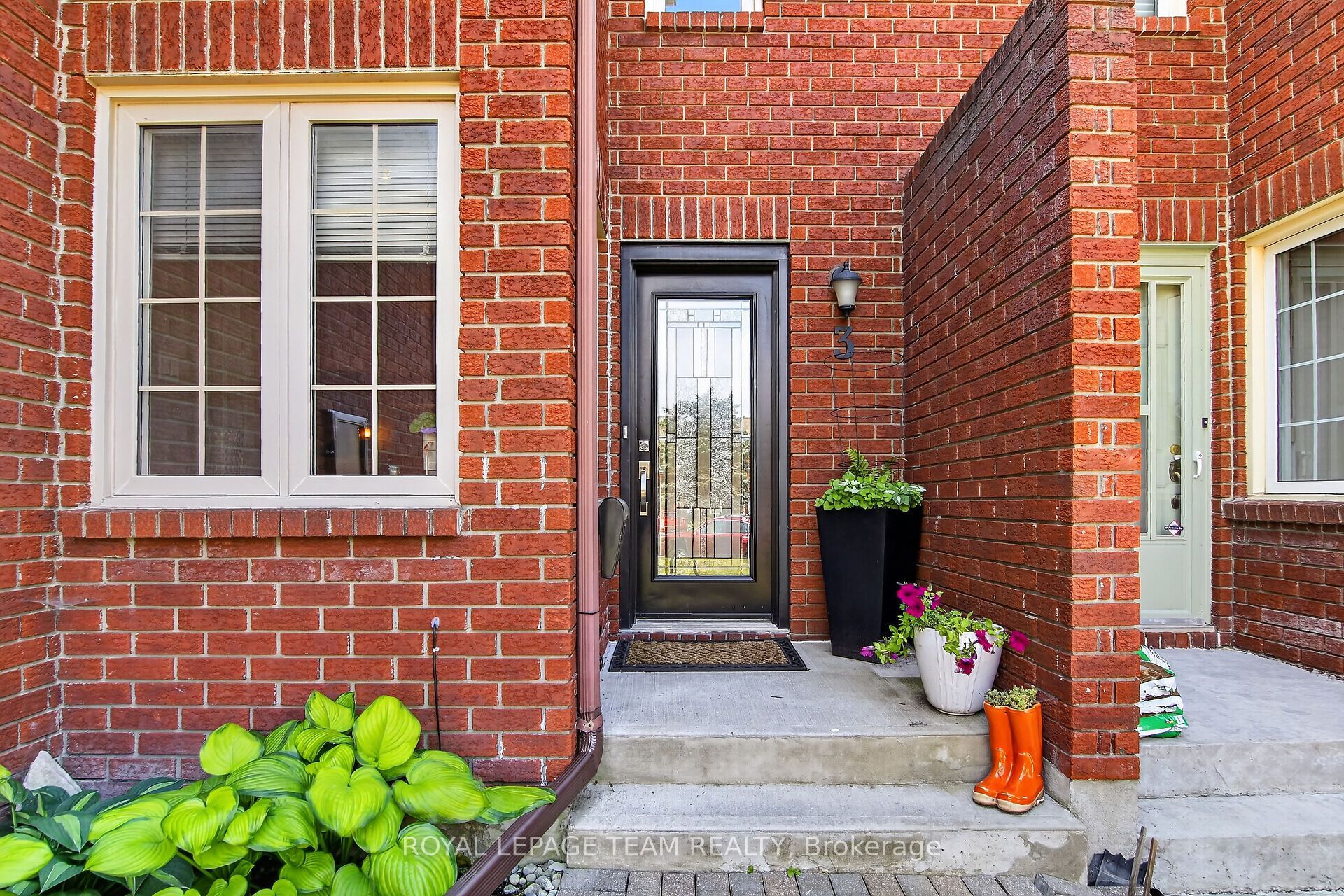 3 Hepburn Court, Kanata, ON K2L 3Z3 photo 3