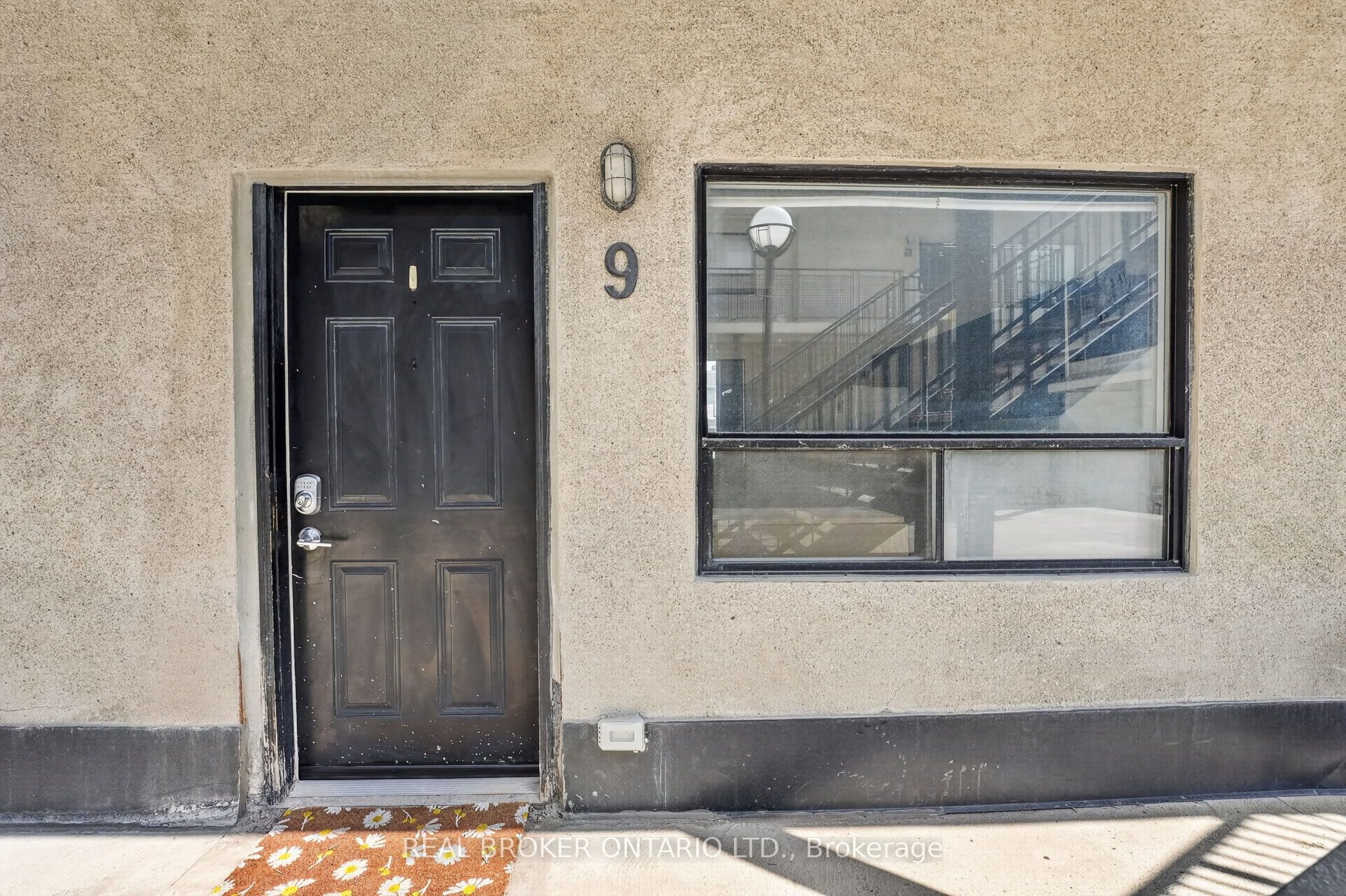 12 Bridgeport Road E 9, Waterloo, ON N2J 2J3 photo 4