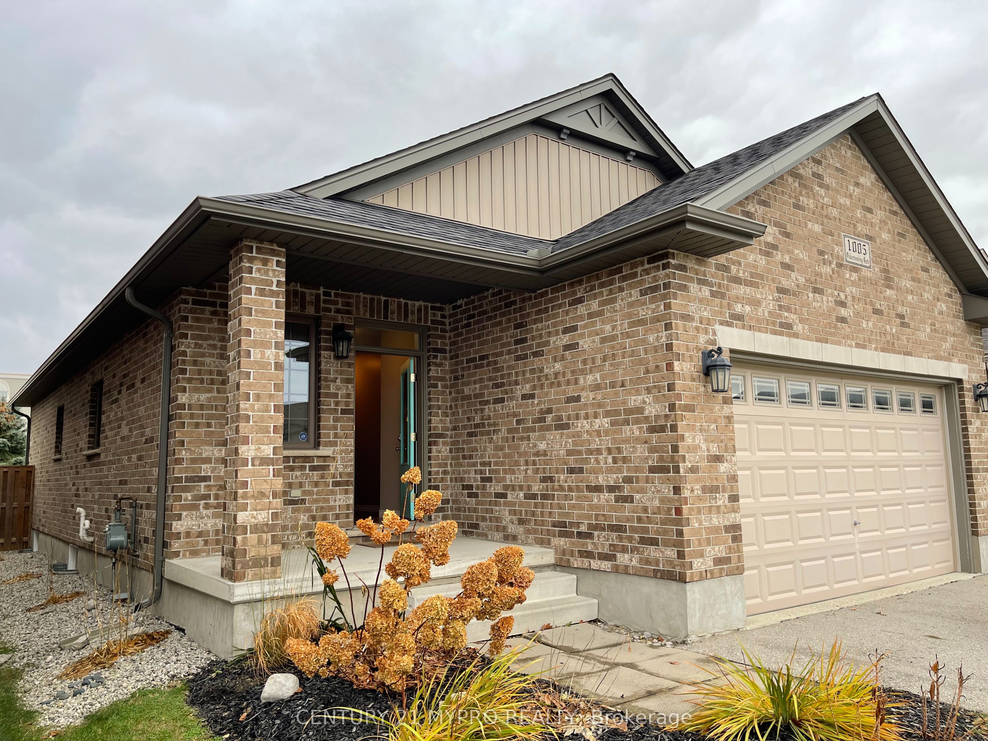 1005 Oakcrossing Gate, London North, ON N6H 0E9 photo 2