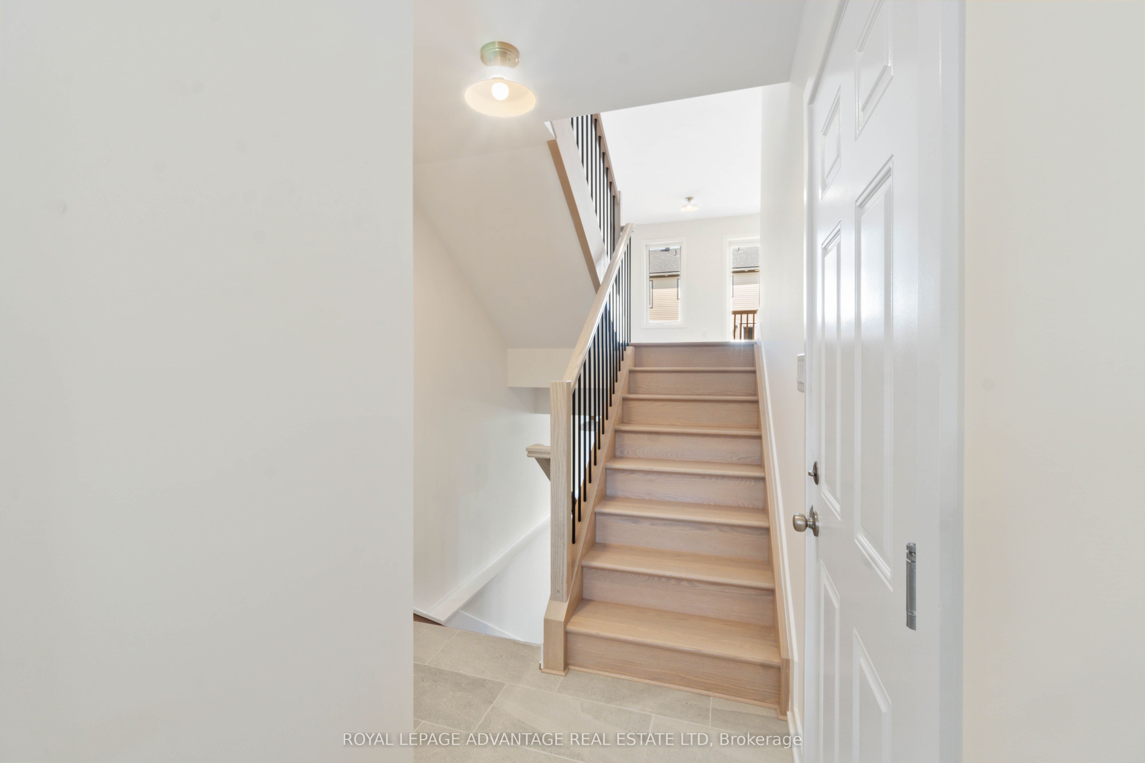 35 WHITCOMB Crescent, Smiths Falls, ON K7A 0C1 photo 2