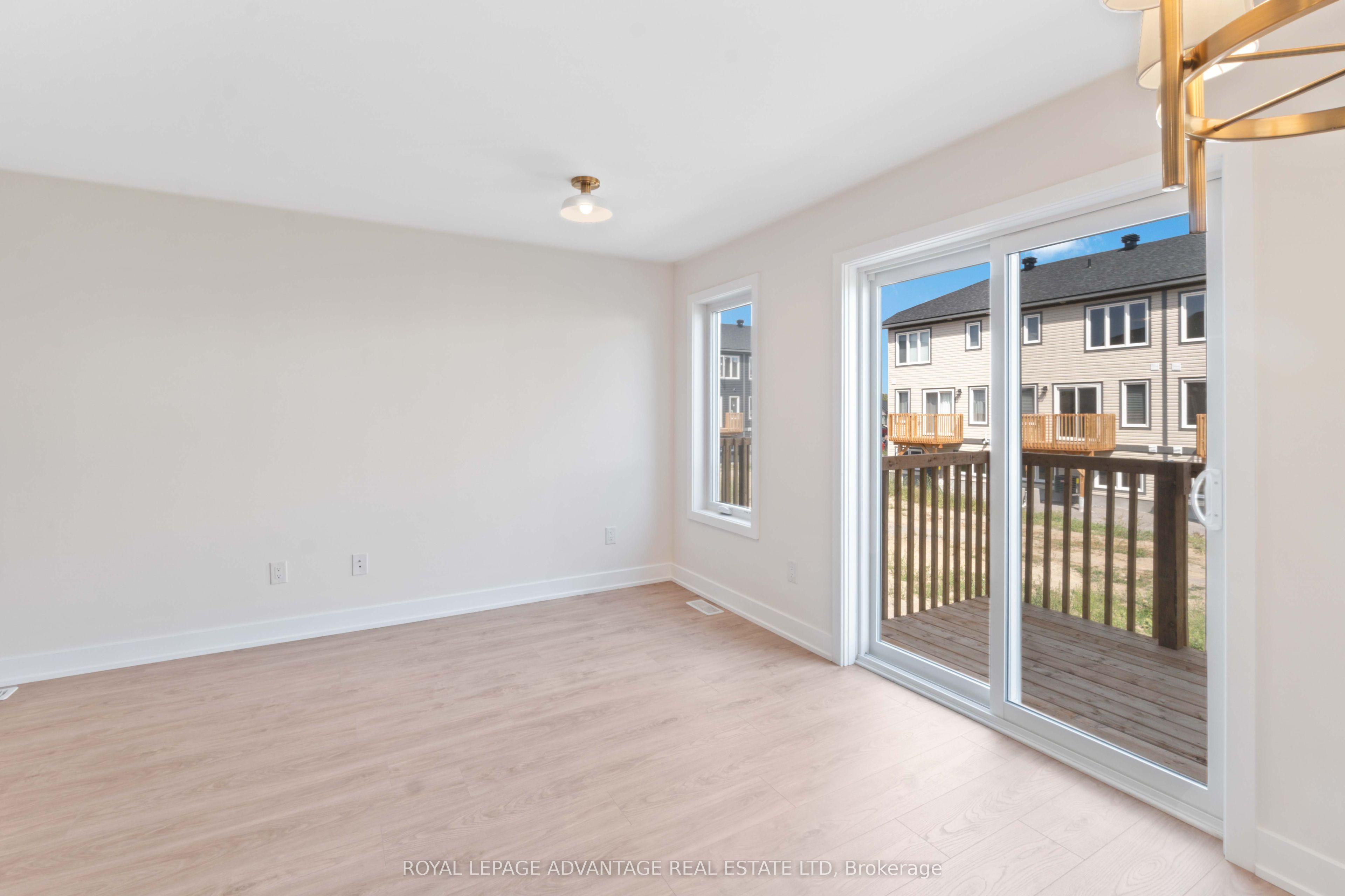 35 WHITCOMB Crescent, Smiths Falls, ON K7A 0C1 photo 5