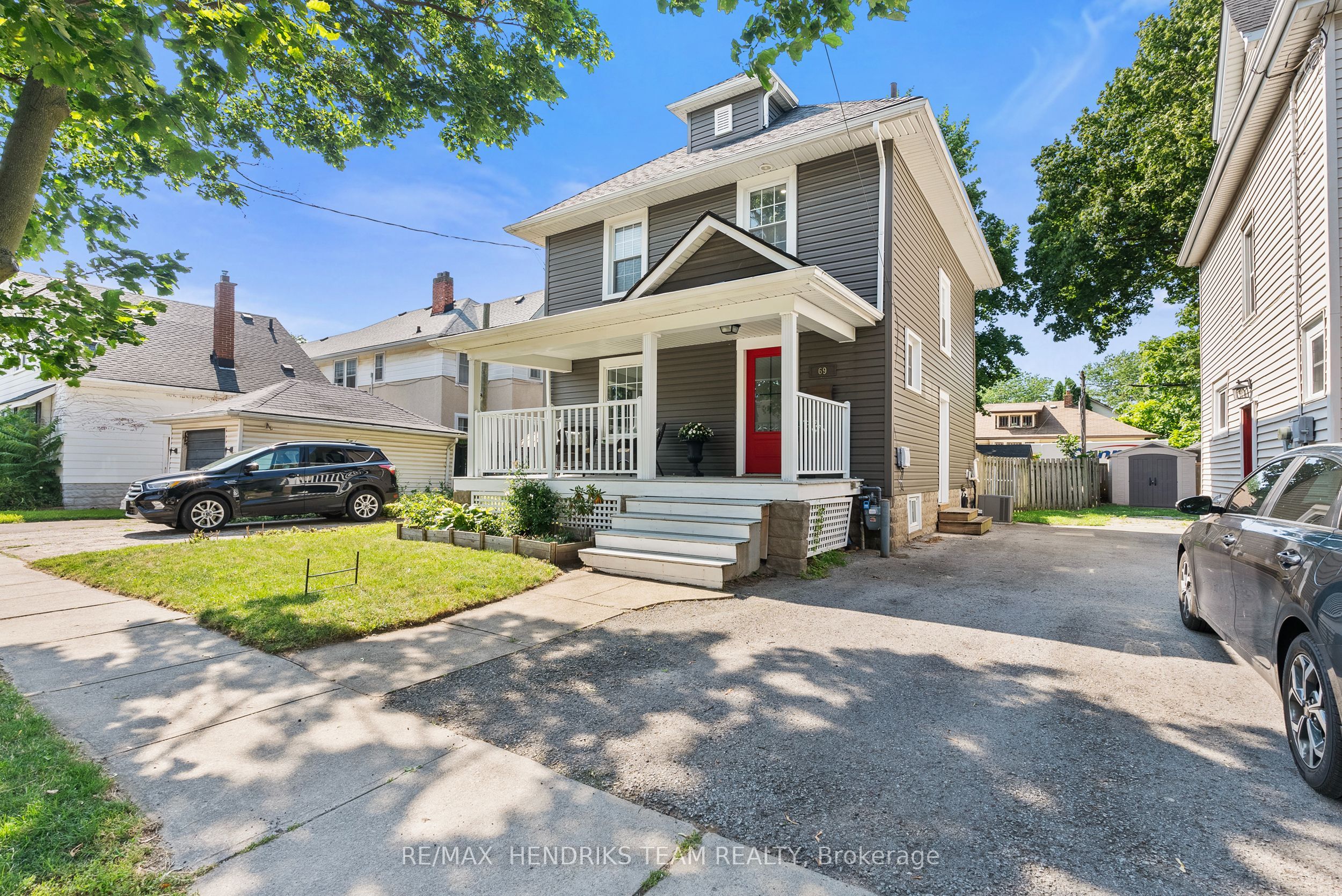69 Chaplin Avenue, St. Catharines, ON L2R 2E8