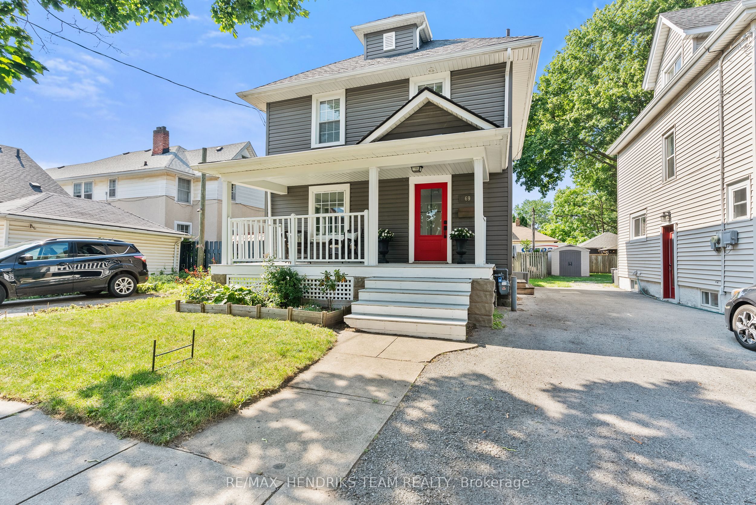 69 Chaplin Avenue, St. Catharines, ON L2R 2E8 photo 2