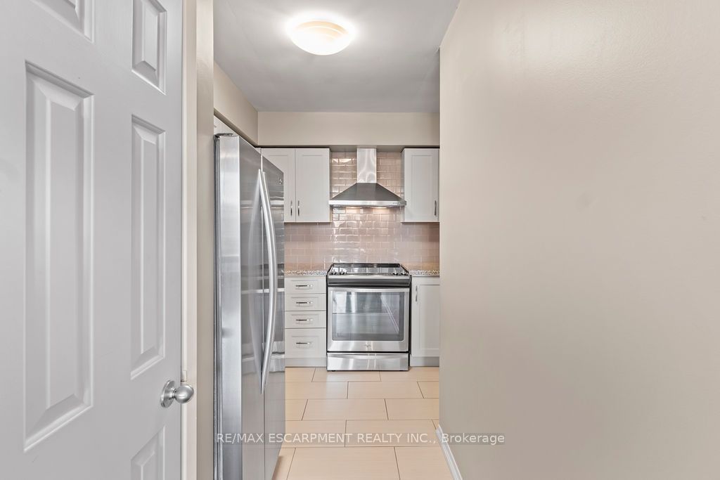 36 James Street S 810, Hamilton, ON L8P 4W4 photo 4