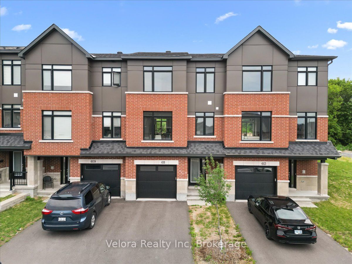 611 Knotridge Street, Orleans - Convent Glen and Area, ON K1W 0M3 photo 4
