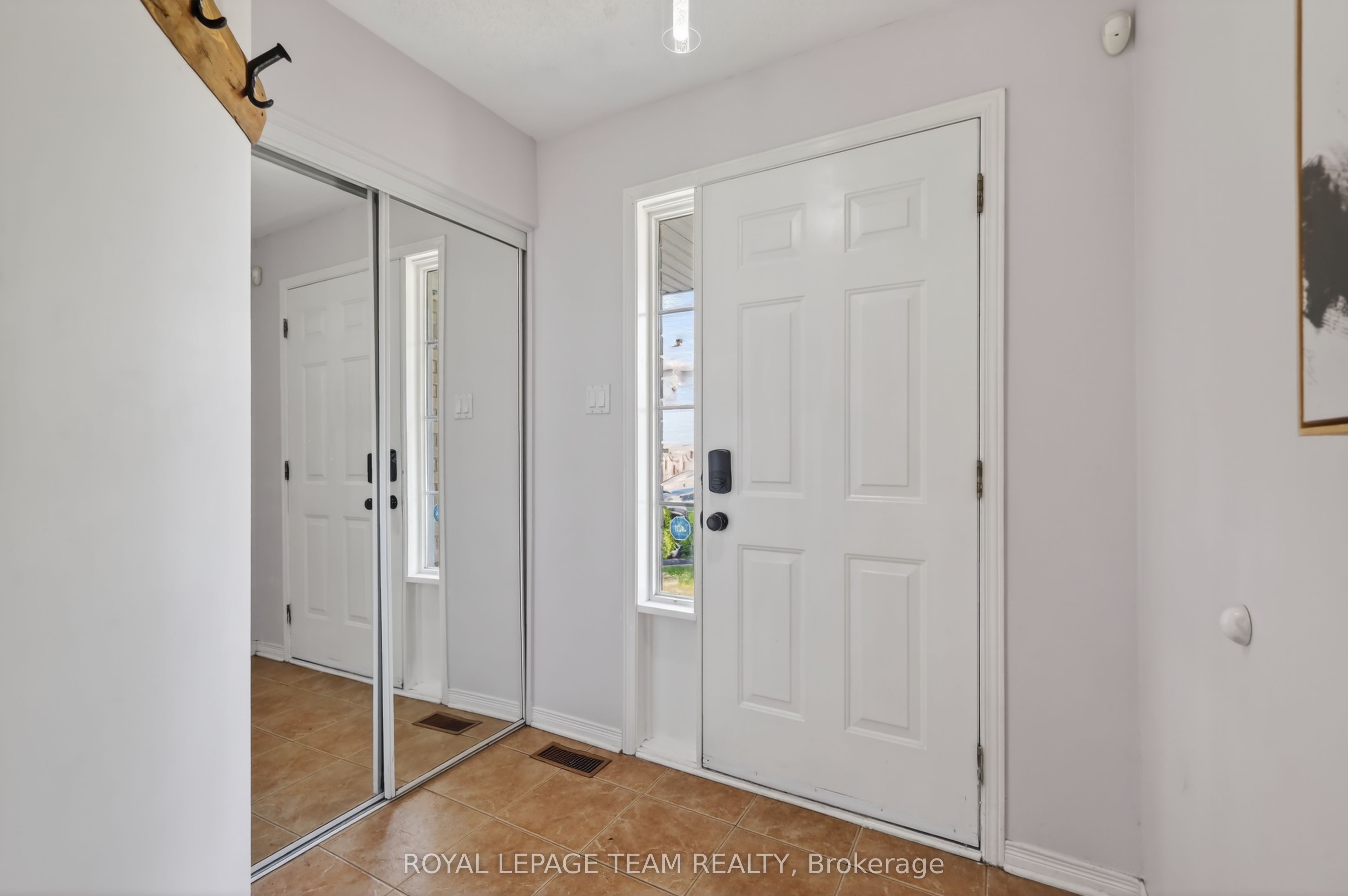 2859 Millstream Way, Blossom Park - Airport and Area, ON K1T 4A3 photo 5