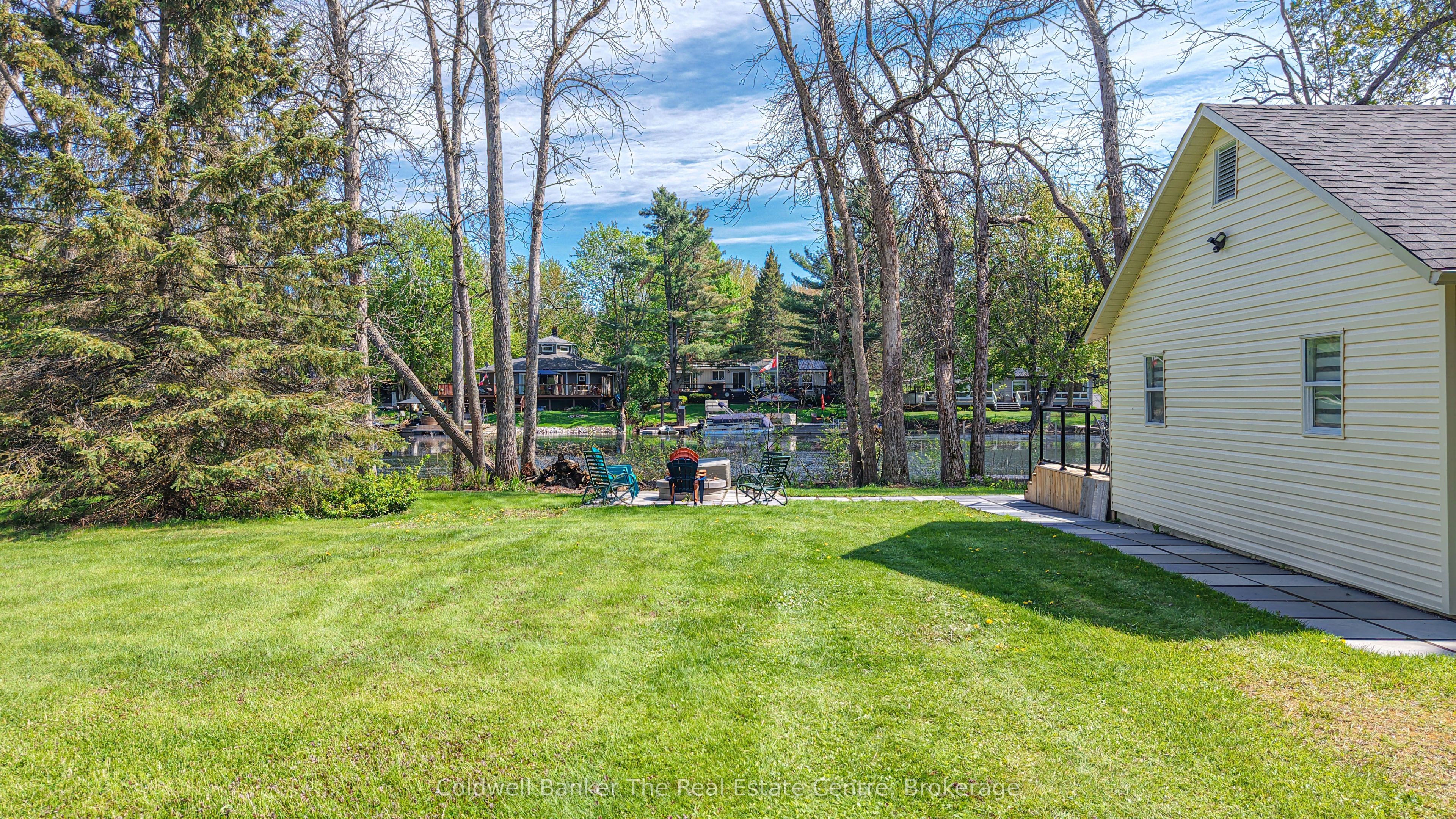 1079 Severn River Road, Gravenhurst, ON P0E 1N0 photo 2