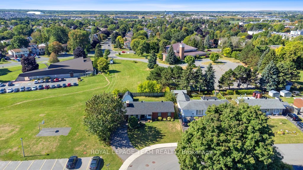 194 Morrena Road, Kanata, ON K2L 1E1 photo 2