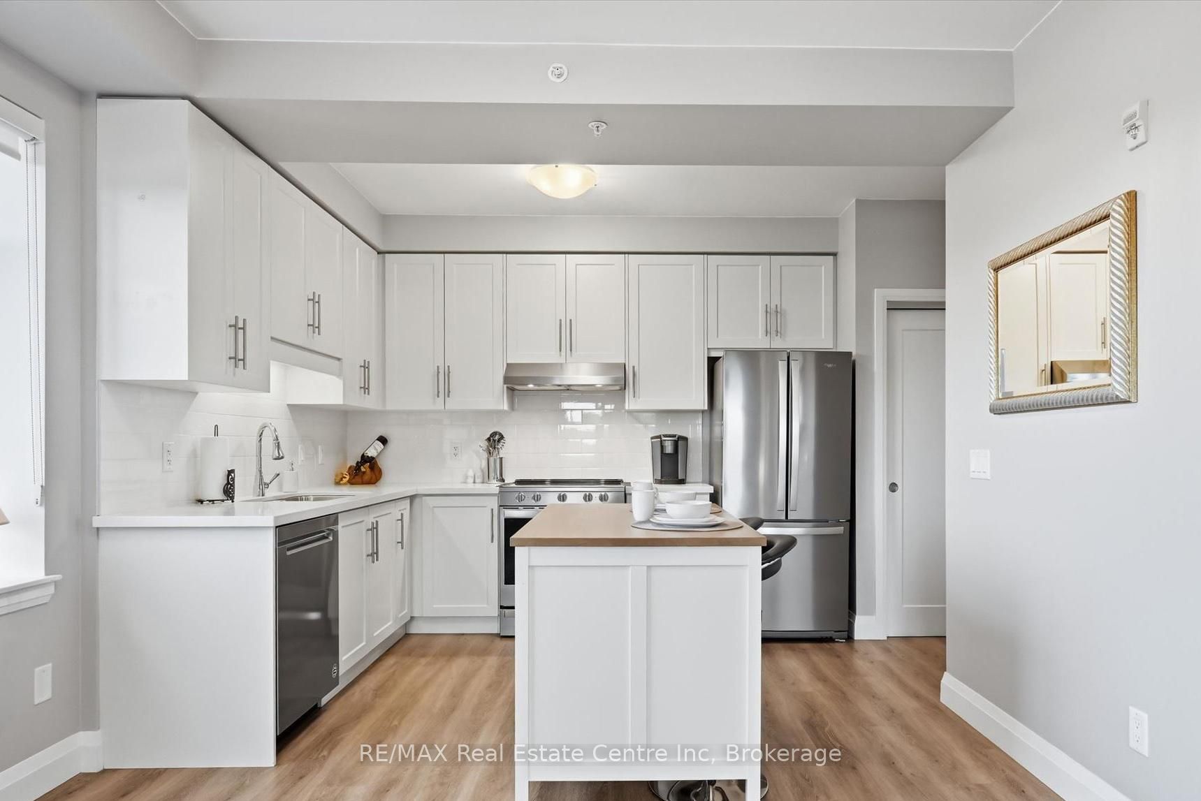 30 Hamilton Street S 411, Hamilton, ON L8B 1V8 photo 4