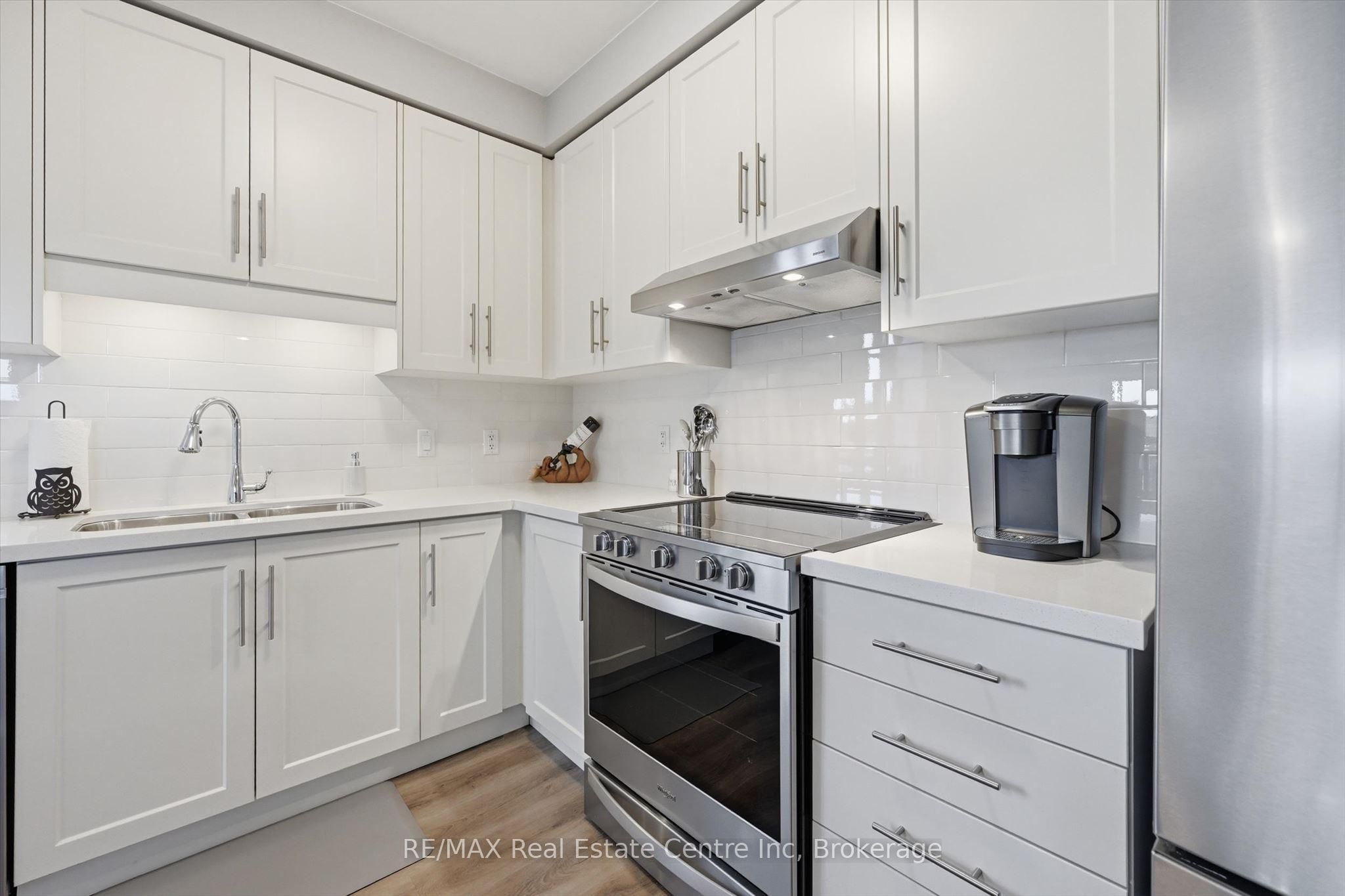 30 Hamilton Street S 411, Hamilton, ON L8B 1V8 photo 5