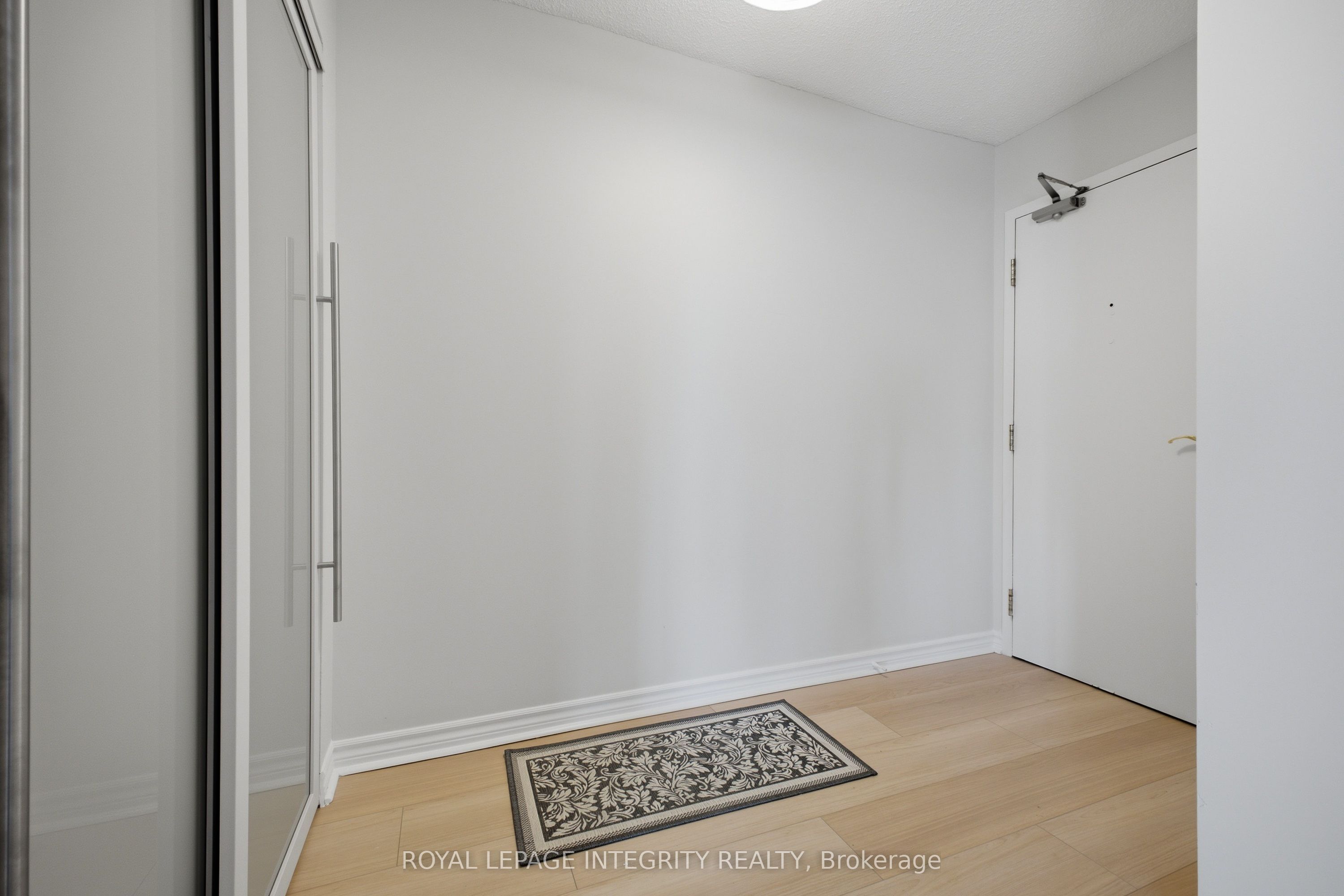 545 St Laurent Boulevard 1207, Manor Park - Cardinal Glen and Area, ON K1K 4H9 photo 3