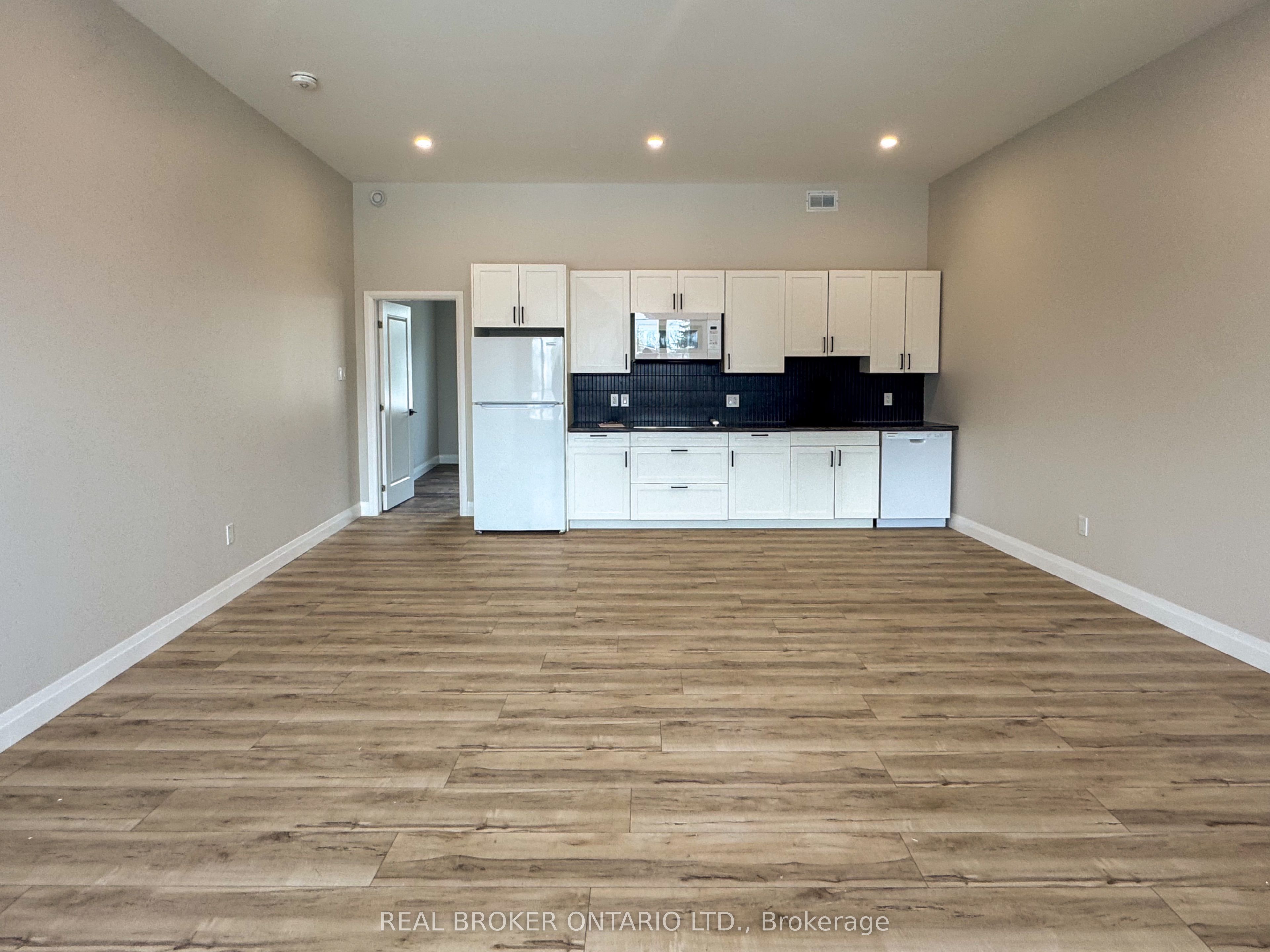 8 Clothier Street E 4, North Grenville, ON K0G 1J0 photo 3