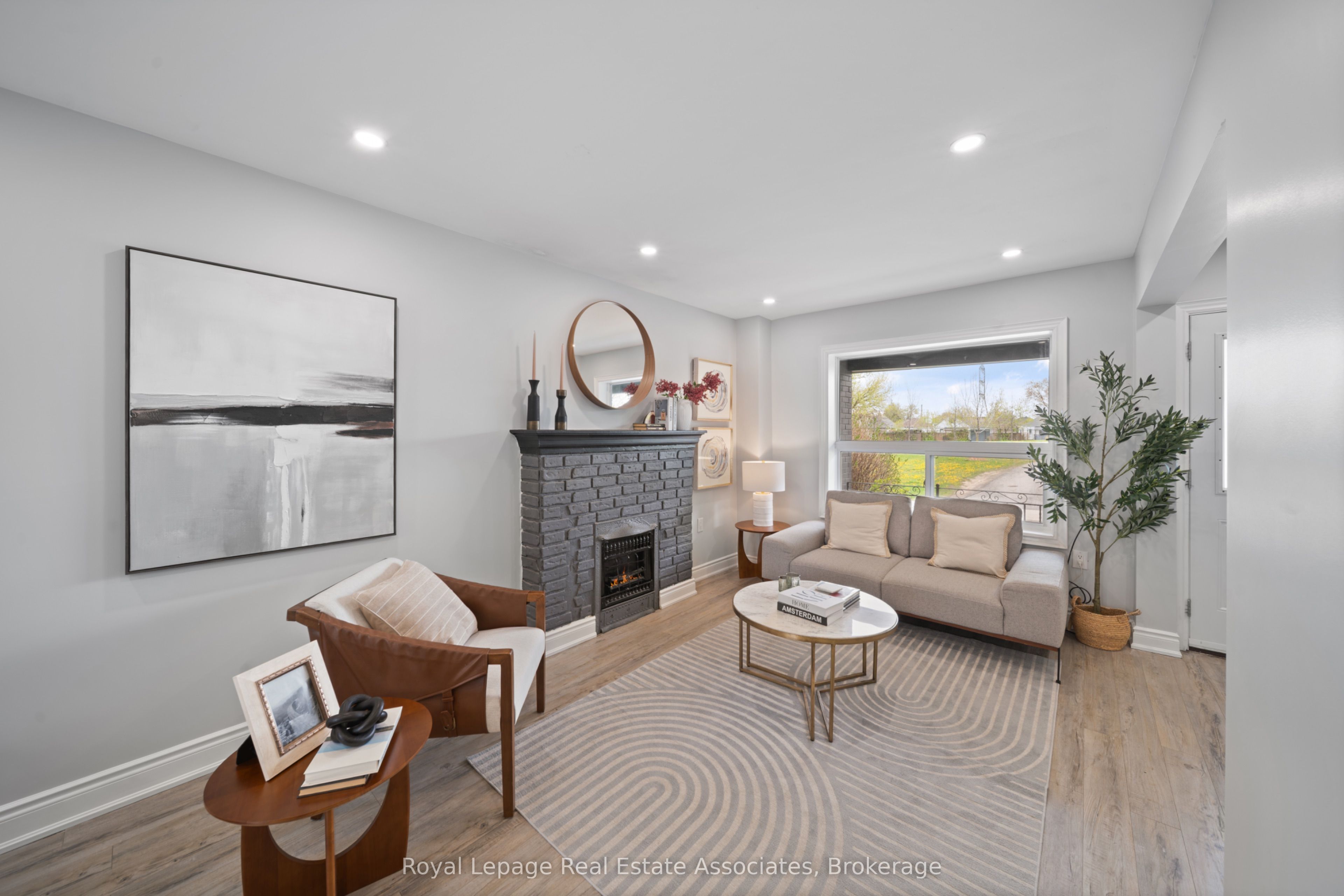 305 Weir Street N, Hamilton, ON L8H 5G4