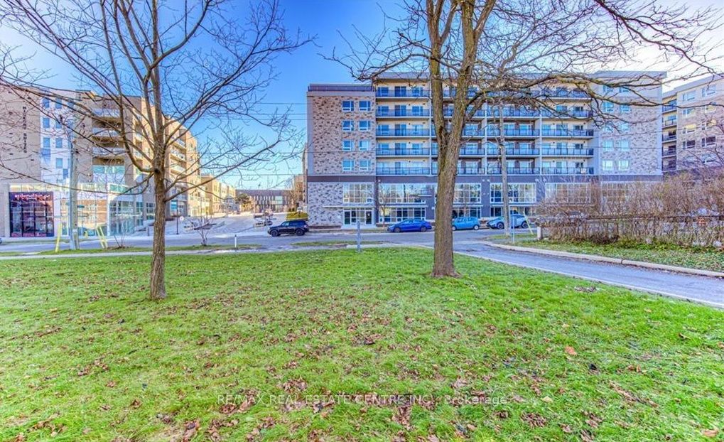 275 Larch Street 301B, Waterloo, ON N2L 3R2 photo 2