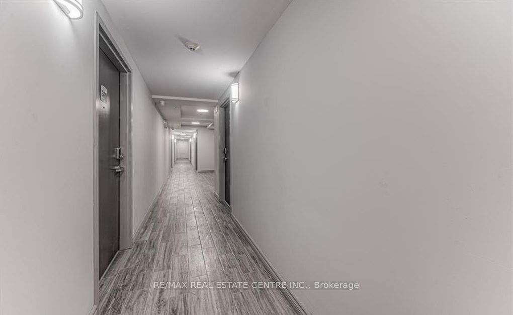 275 Larch Street 301B, Waterloo, ON N2L 3R2 photo 4