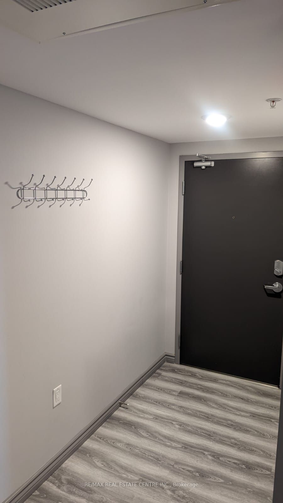275 Larch Street 301B, Waterloo, ON N2L 3R2 photo 5