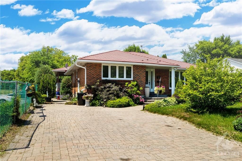 924 REX Avenue, McKellar Heights - Glabar Park and Area, ON K2A 2P7