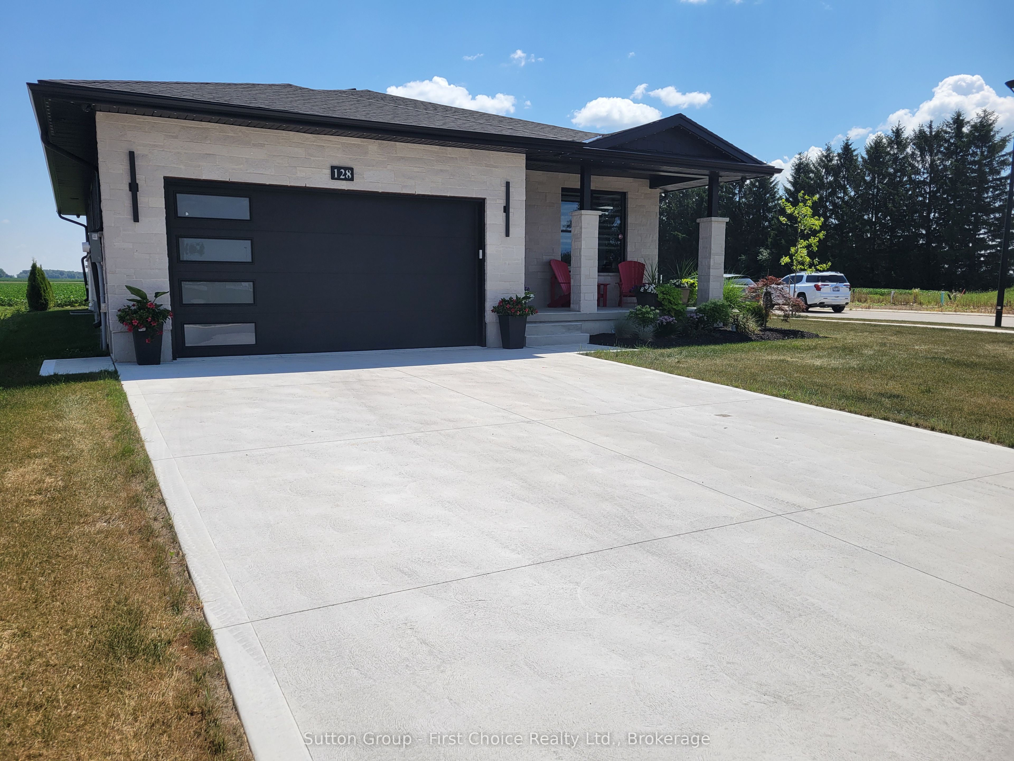 128 Rowe Avenue, South Huron, ON N0M 1S1 photo 5