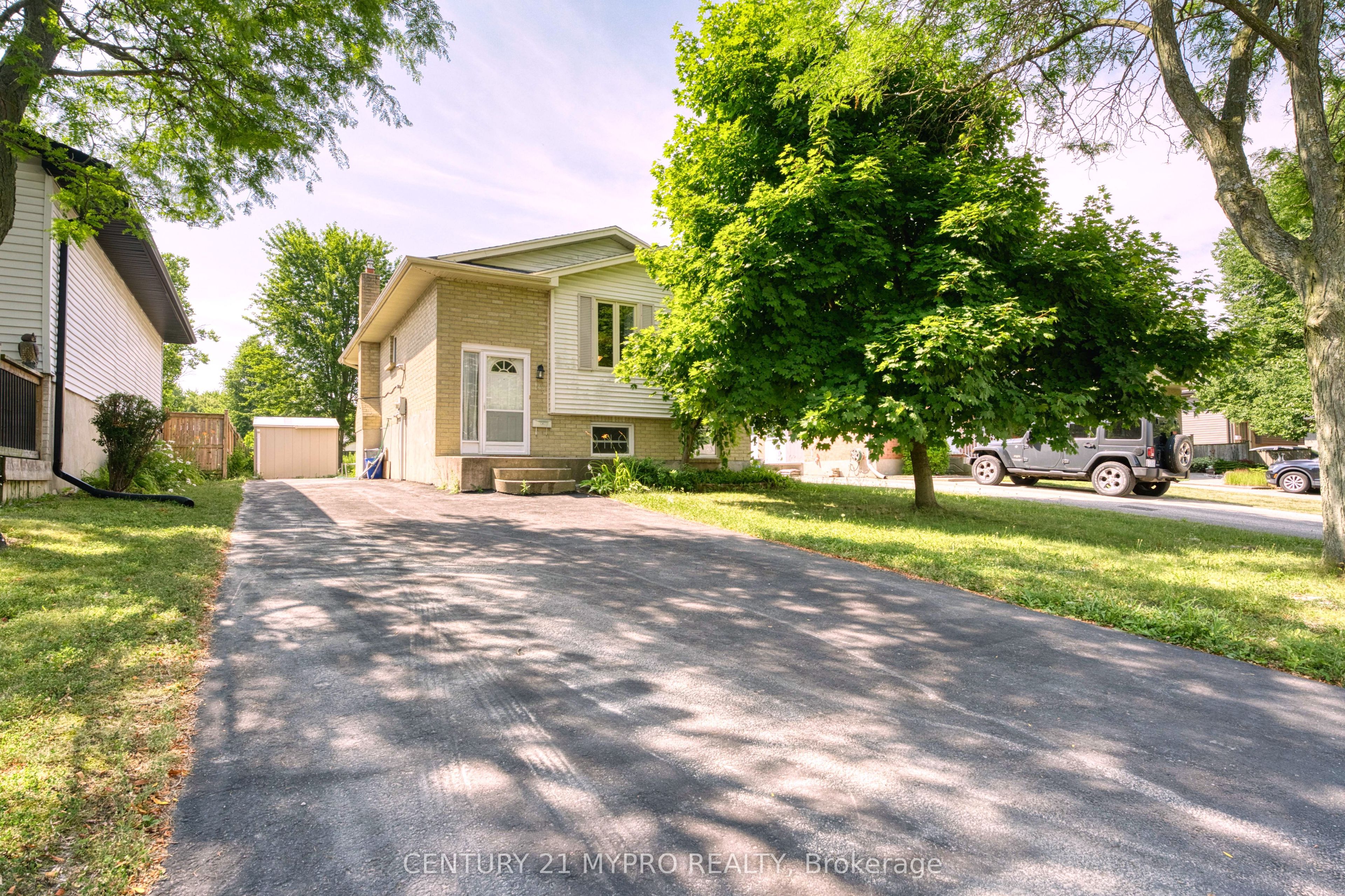 143 Ardsley Crescent, London North, ON N6G 3W6