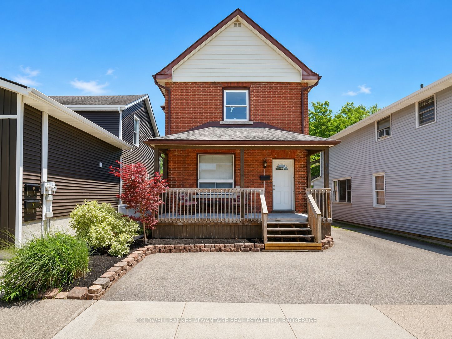 64 Pine Street N, Thorold, ON L2V 2N9