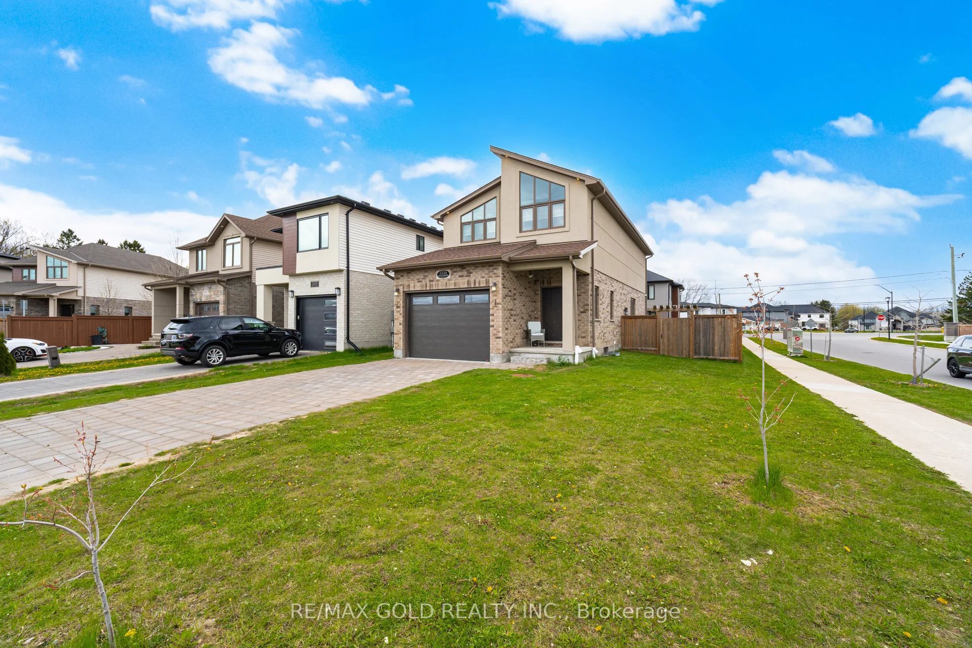 2439 Daisy Bend, London South, ON N6M 0G9 photo 2