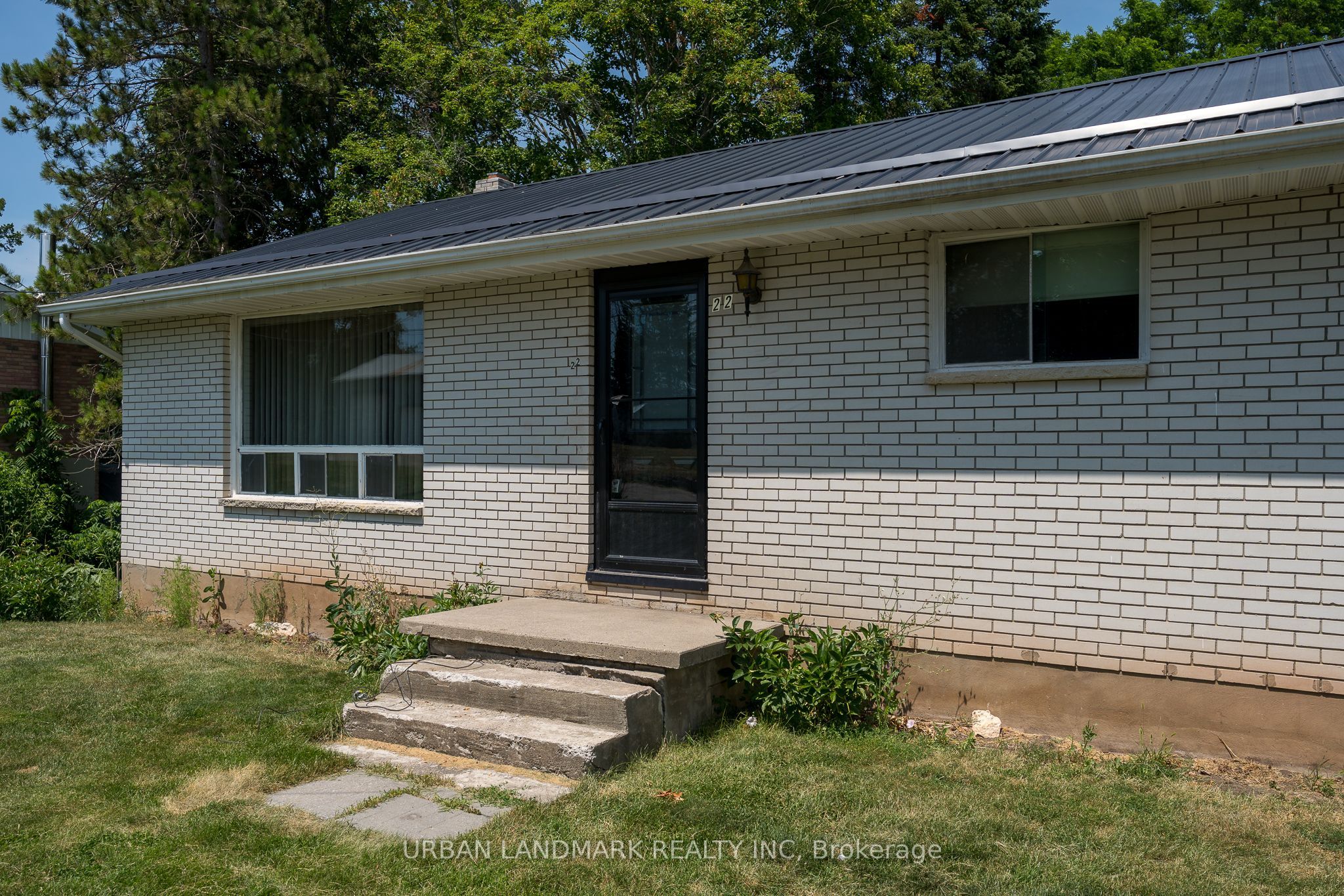22 Queen Victoria Street W, Centre Hastings, ON K0K 2K0 photo 4
