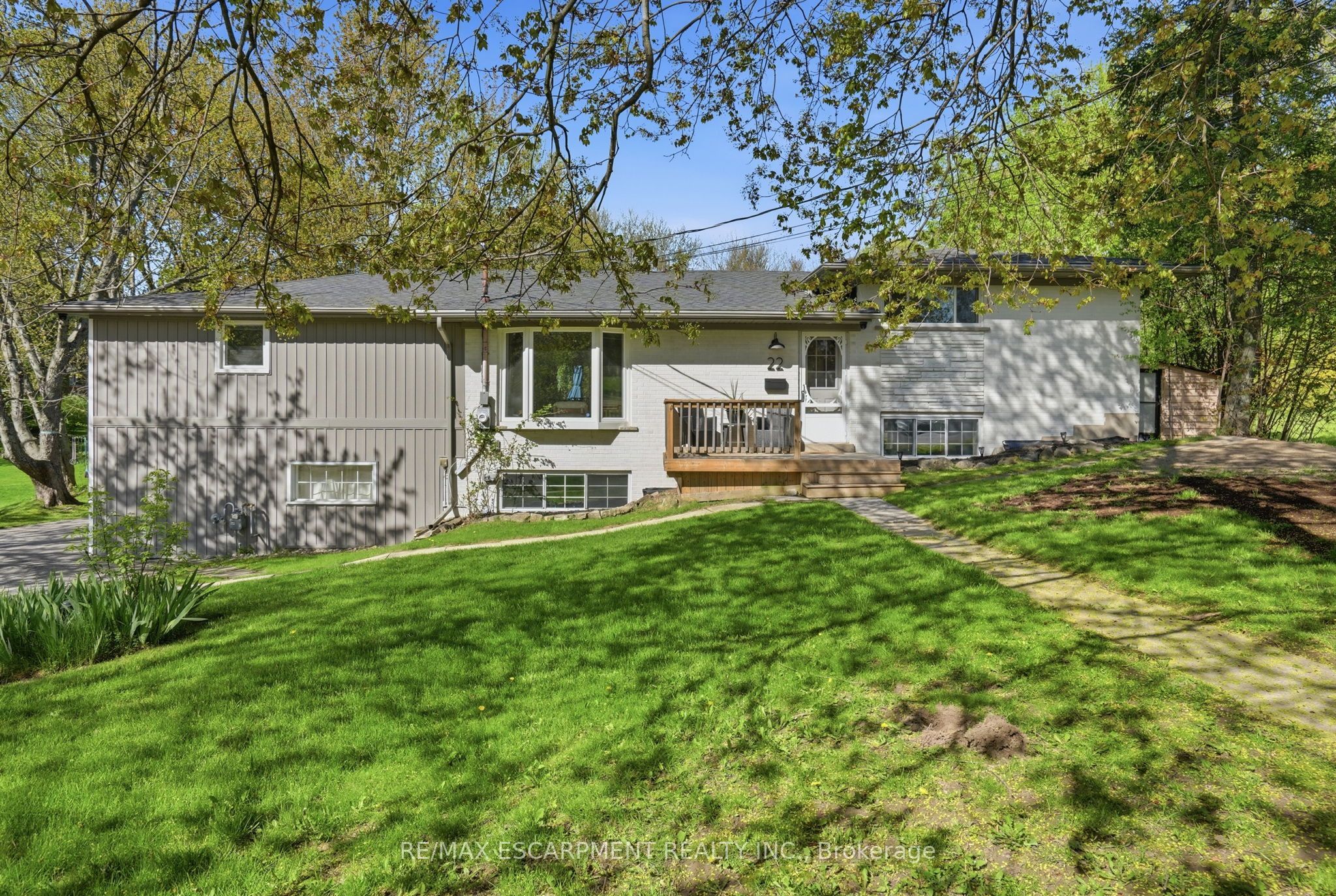 22 Rosebough Street, Hamilton, ON L9H 5C5 photo 2