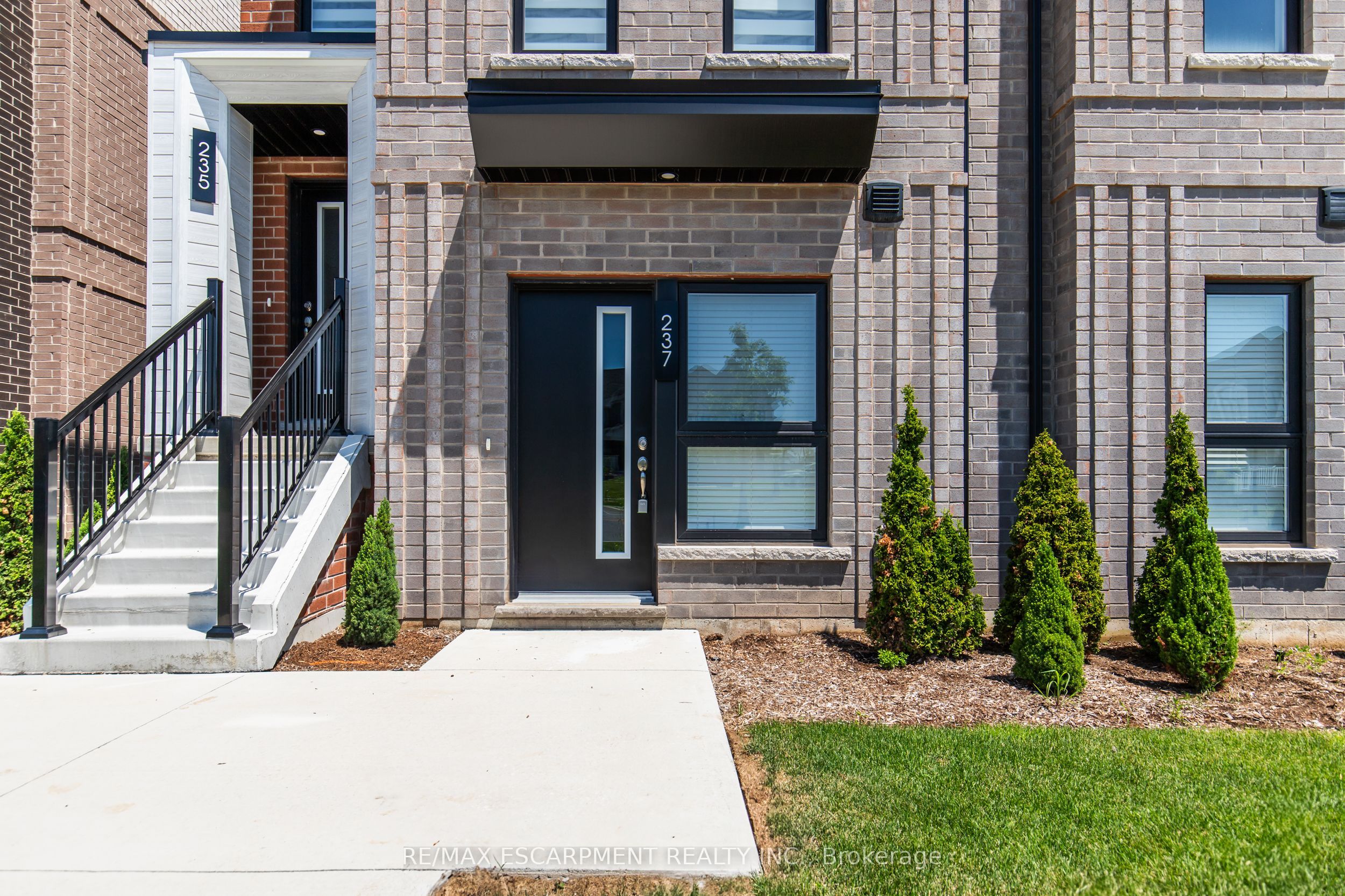 237 Burke Street, Hamilton, ON L8B 2A9 photo 4
