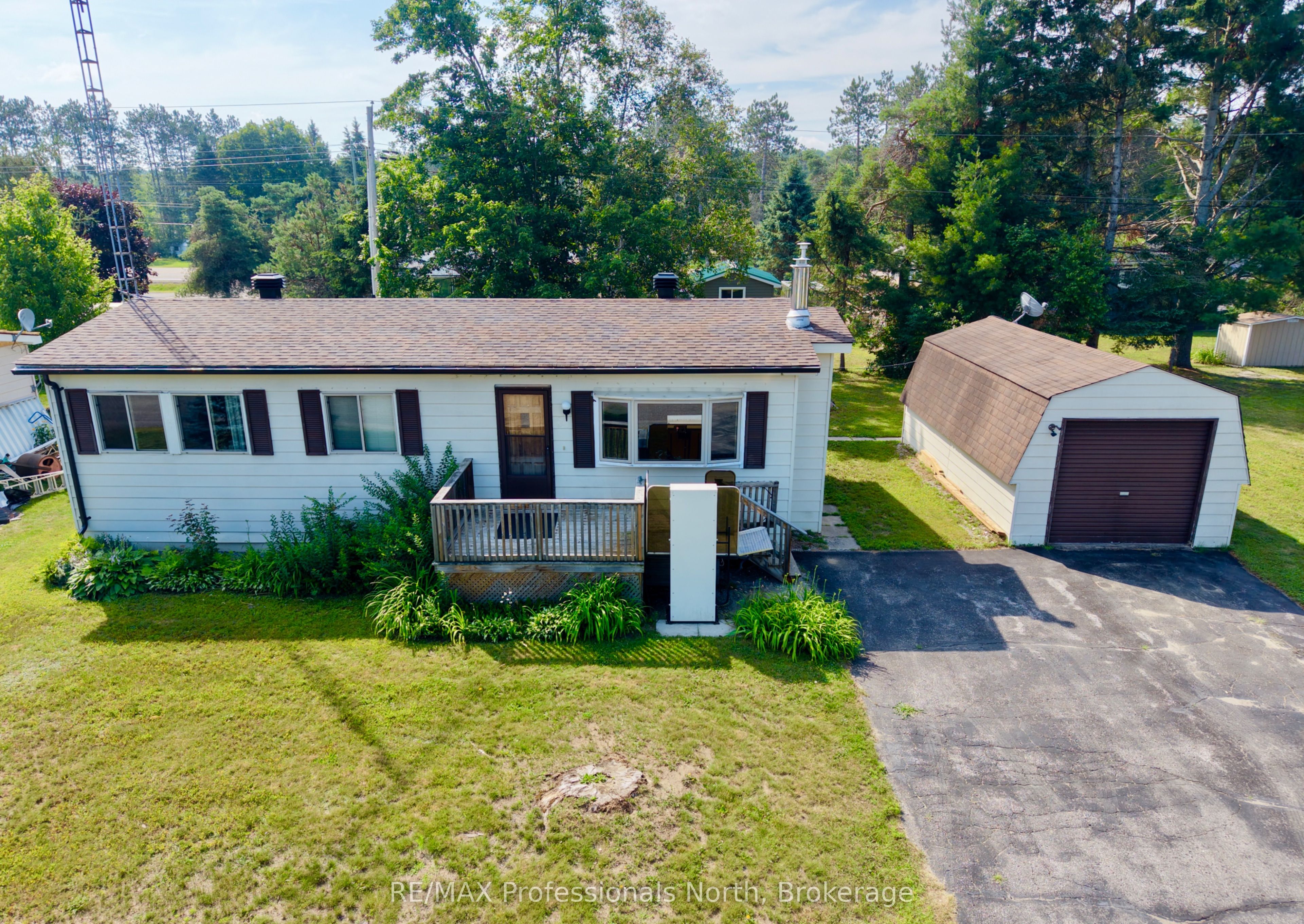 1034 Eighth Lane, Minden Hills, ON K0M 2K0 photo 3