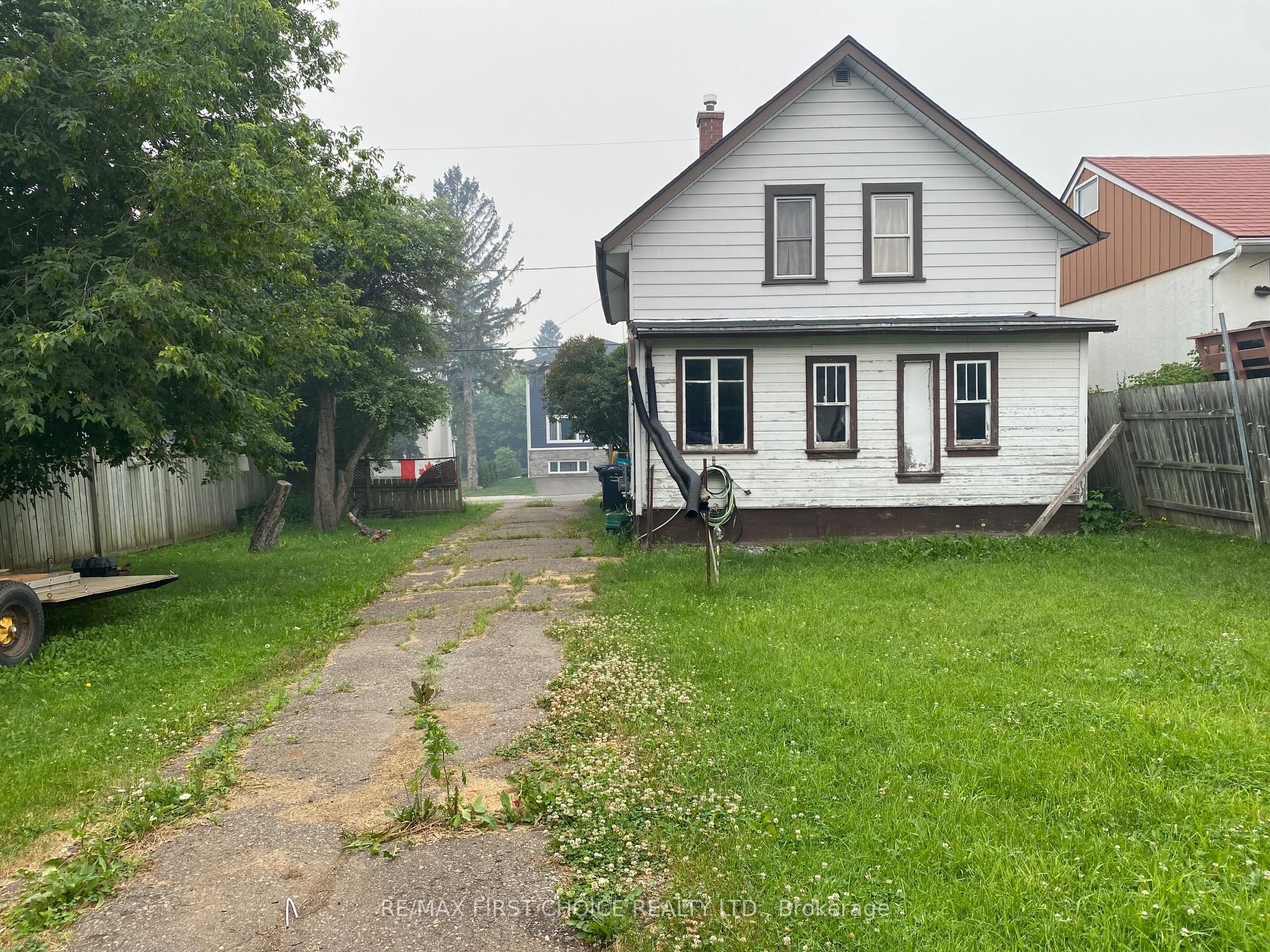 244 Fitzgerald Street, Thunder Bay, ON P7A 2N9