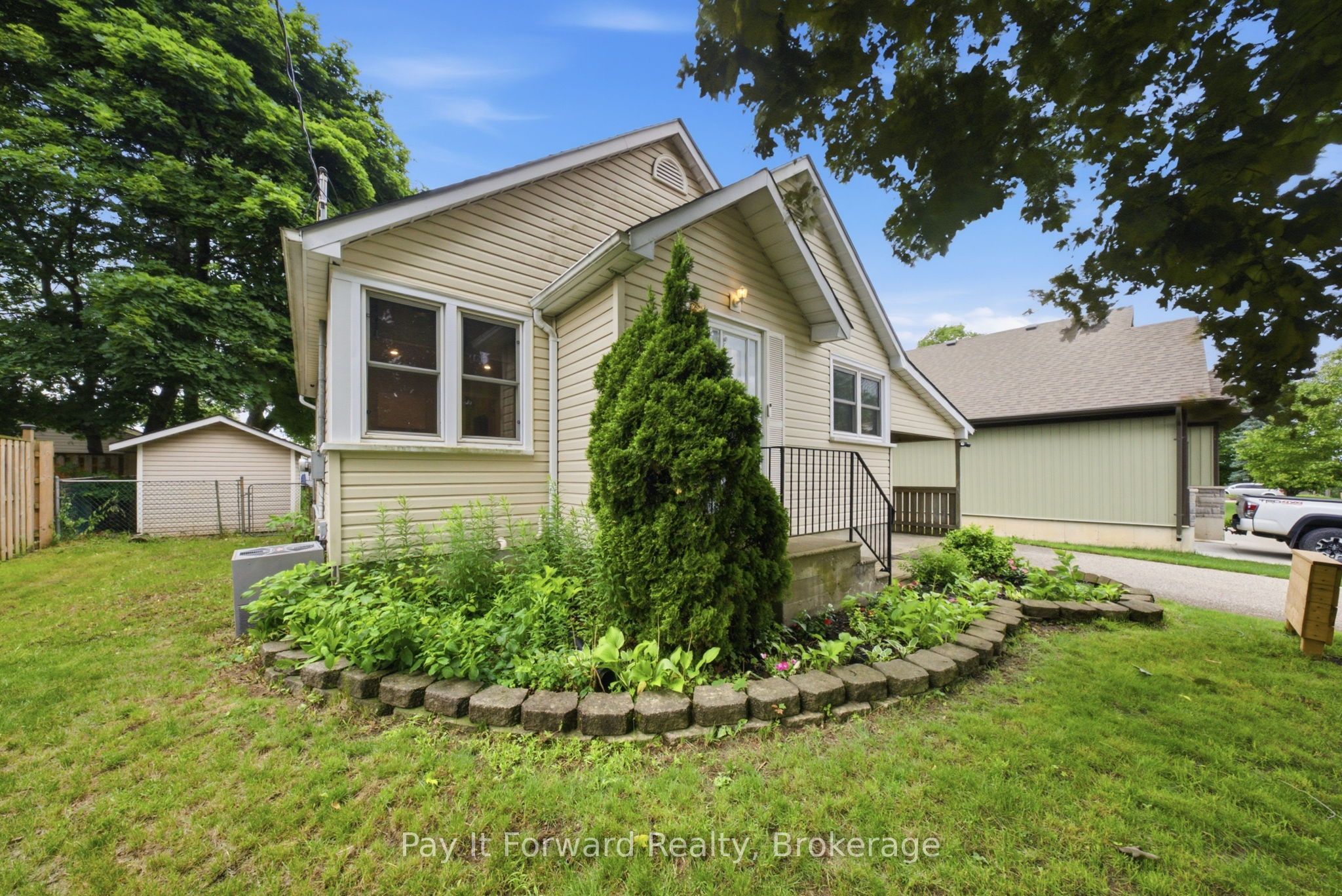 166 Bond Street, Ingersoll, ON N5C 3B1
