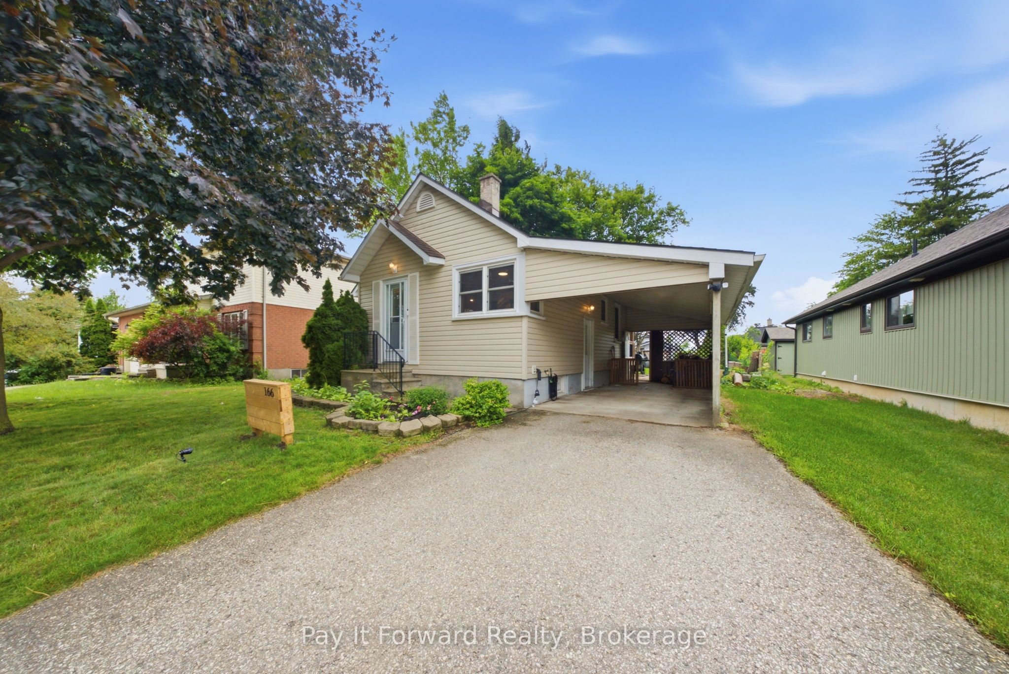 166 Bond Street, Ingersoll, ON N5C 3B1 photo 2