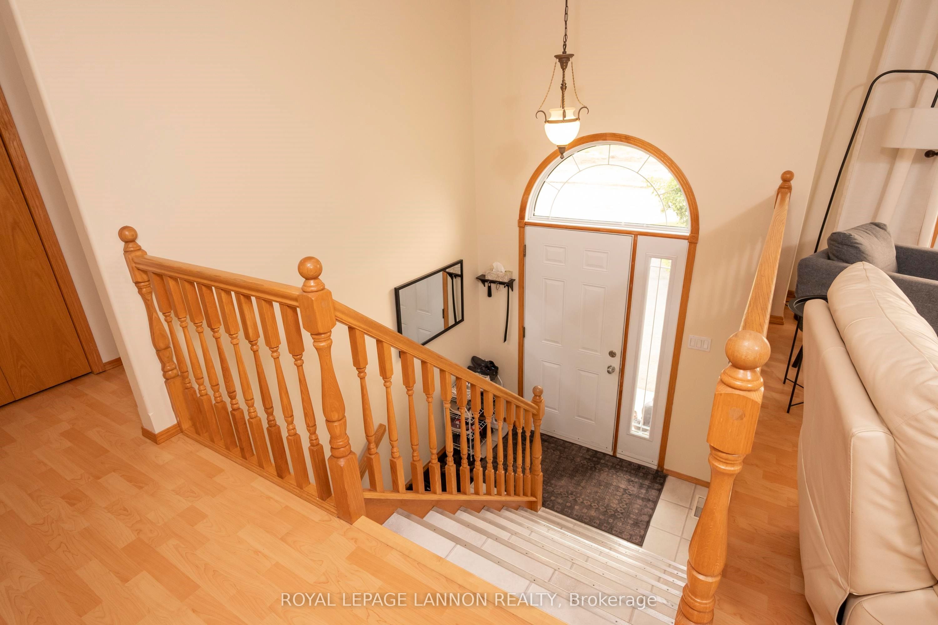 1486 Hutton Park Drive, Thunder Bay, ON P7G 1E5 photo 2