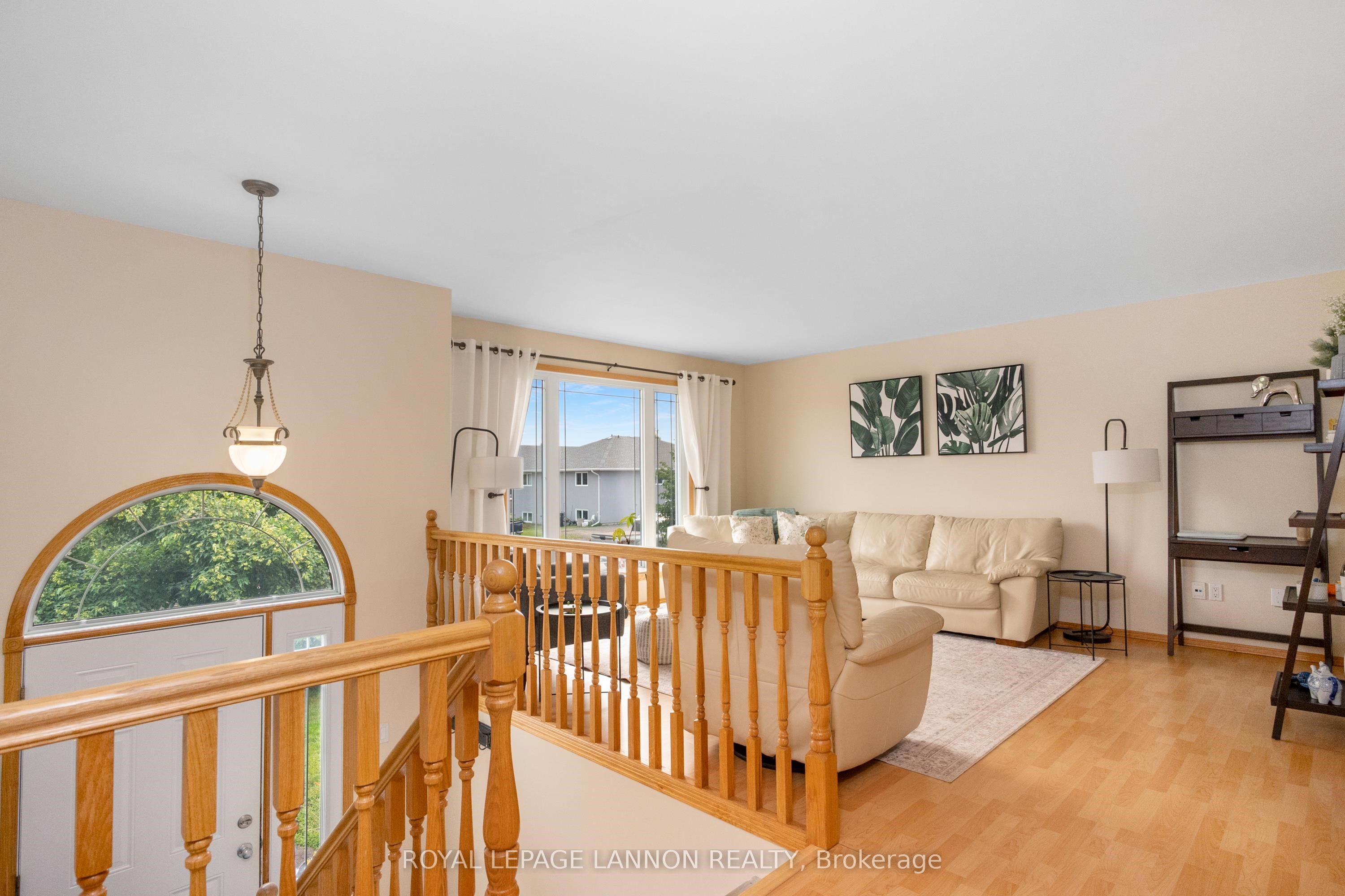 1486 Hutton Park Drive, Thunder Bay, ON P7G 1E5 photo 3