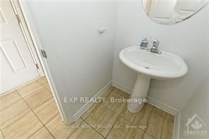 207 Hidden Meadow Avenue, Blossom Park - Airport and Area, ON K1T 0C2 photo 4