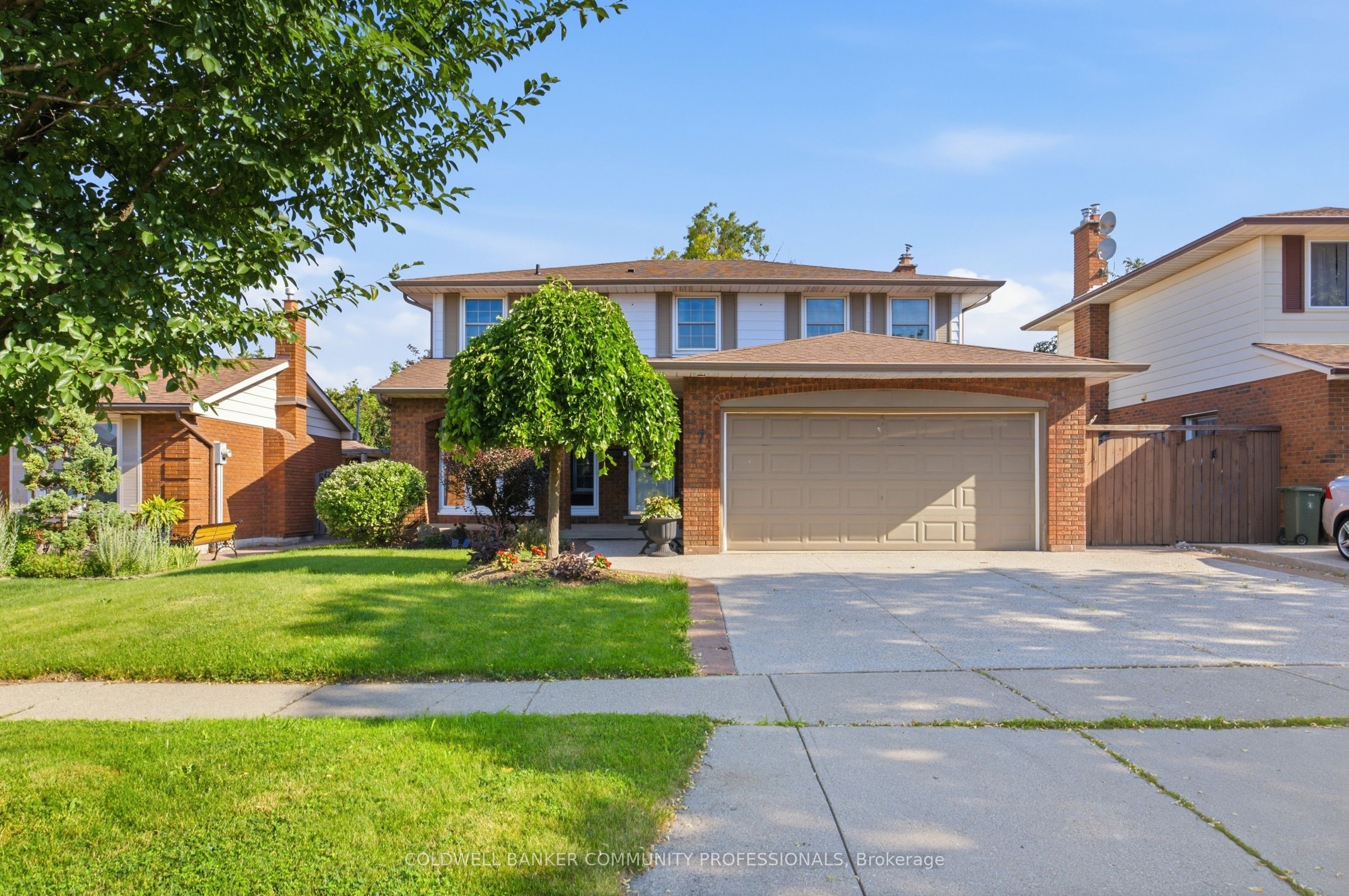 7 Apex Court, Hamilton, ON L8J 1J2 photo 2