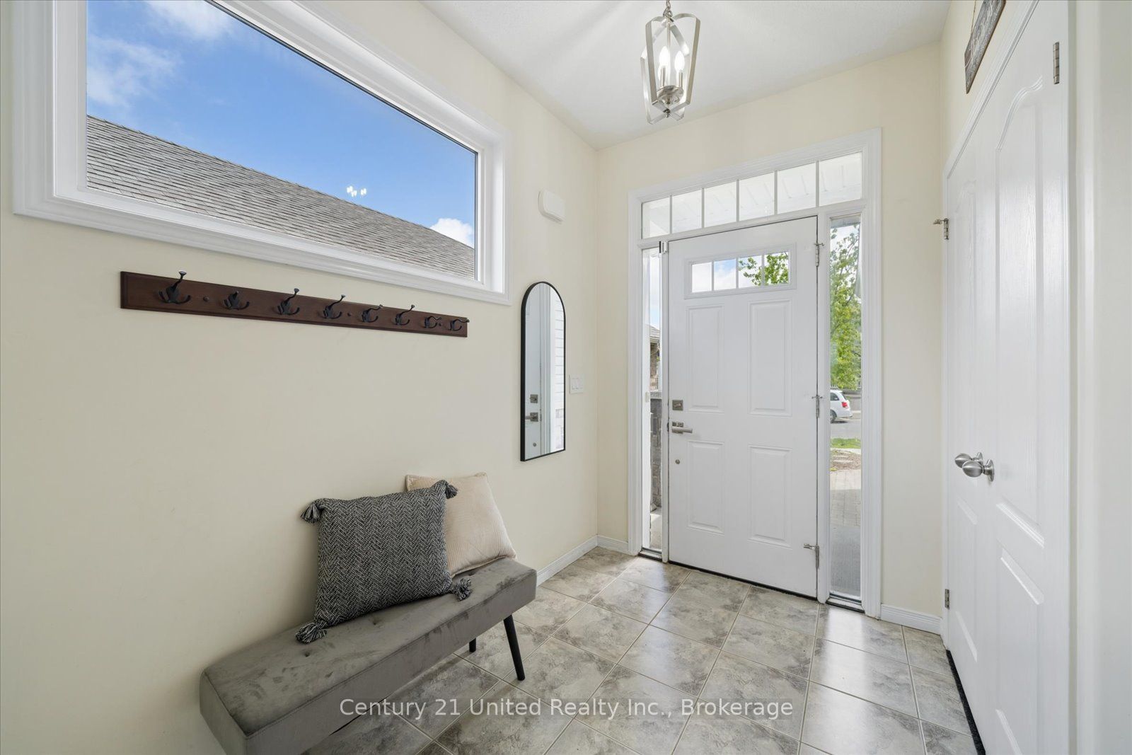 425 Florence Drive, Peterborough, ON K9J 0H7 photo 3