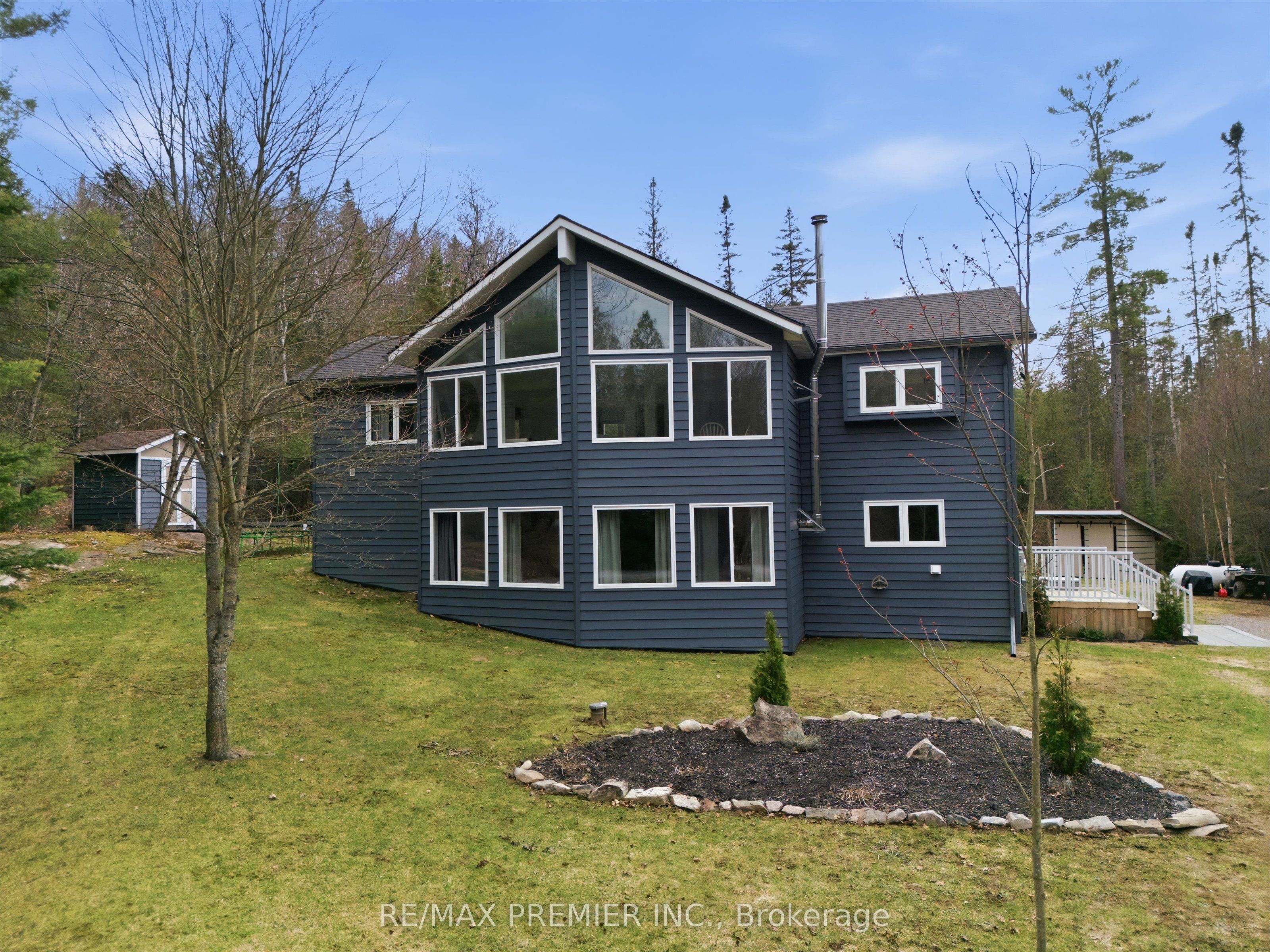 1131 Springdale Park Road, Bracebridge, ON P1L 1W9