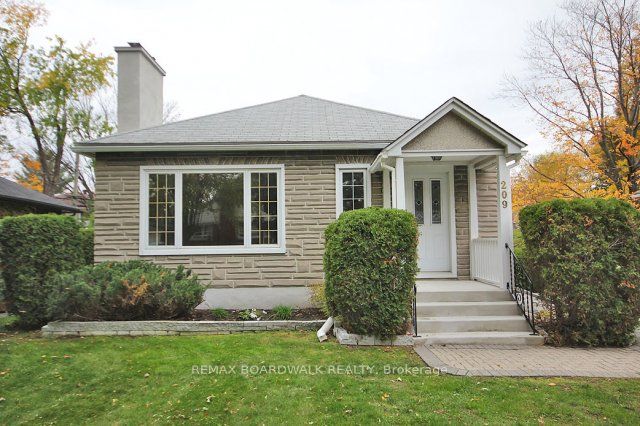 209 Knox Crescent, Alta Vista and Area, ON K1G 0K6
